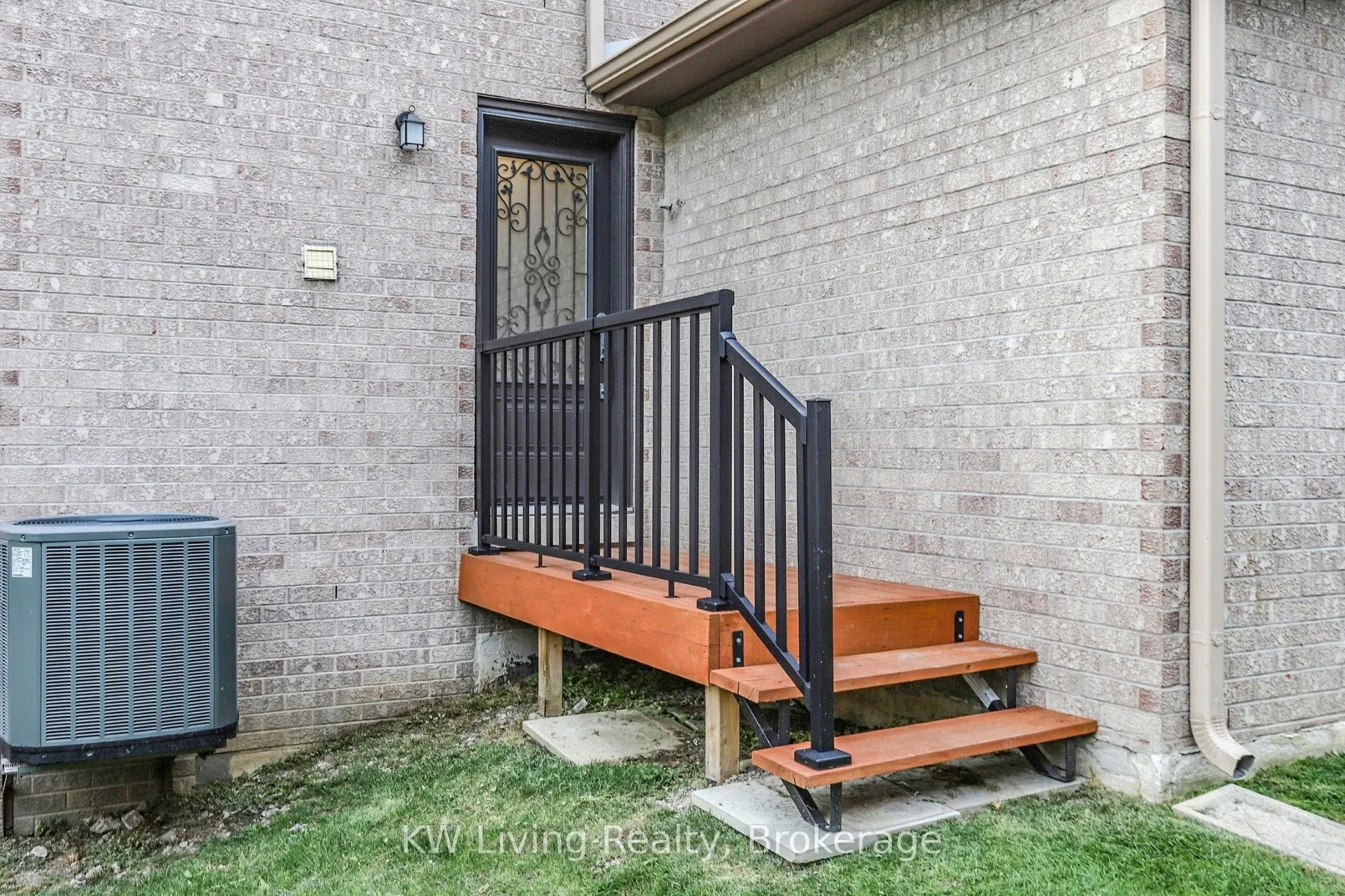 34 Glenarden Crescent