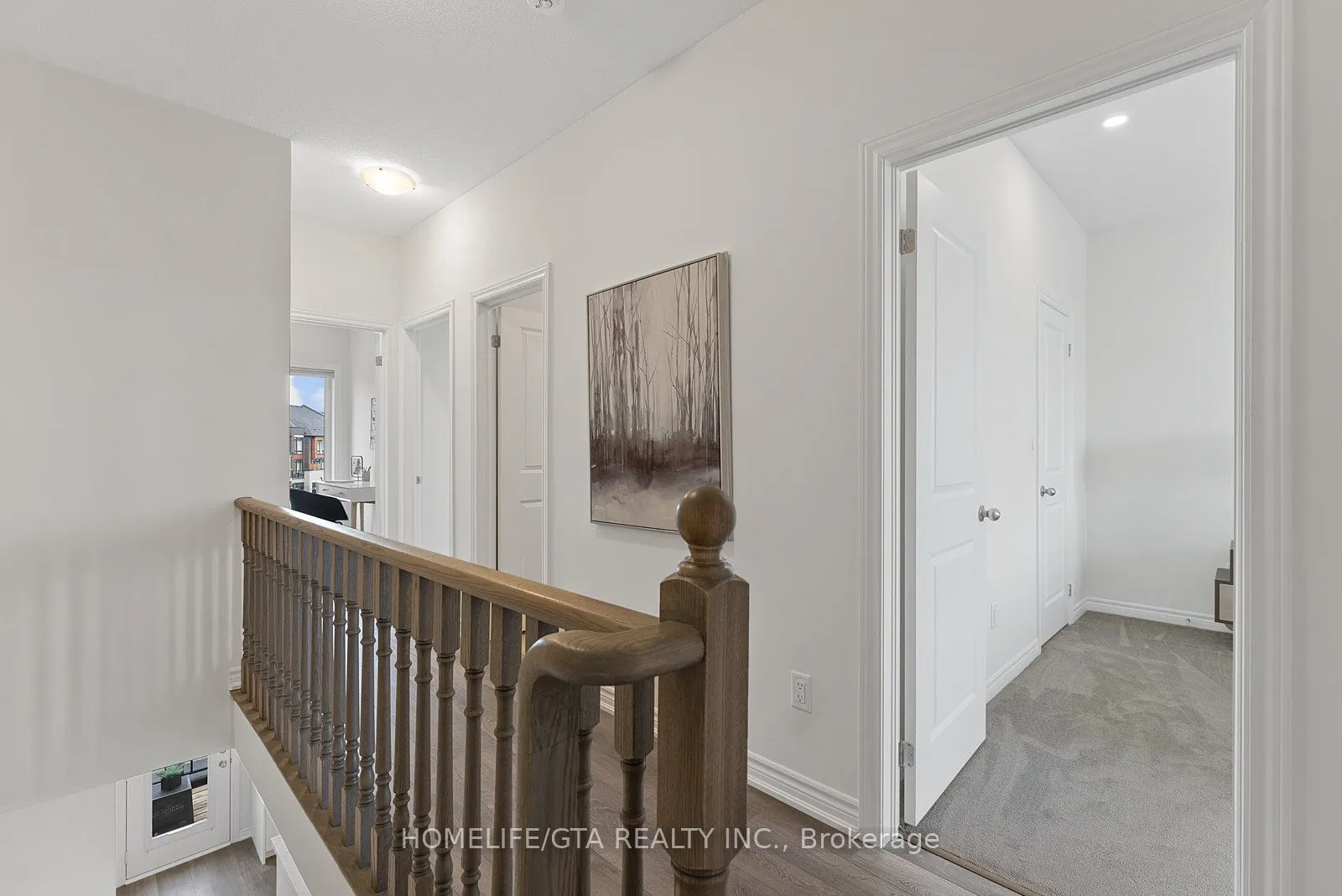 7 Holyrood Crescent