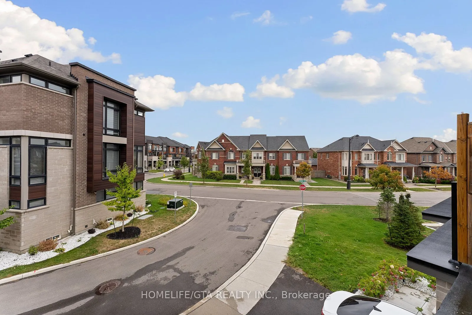 7 Holyrood Crescent