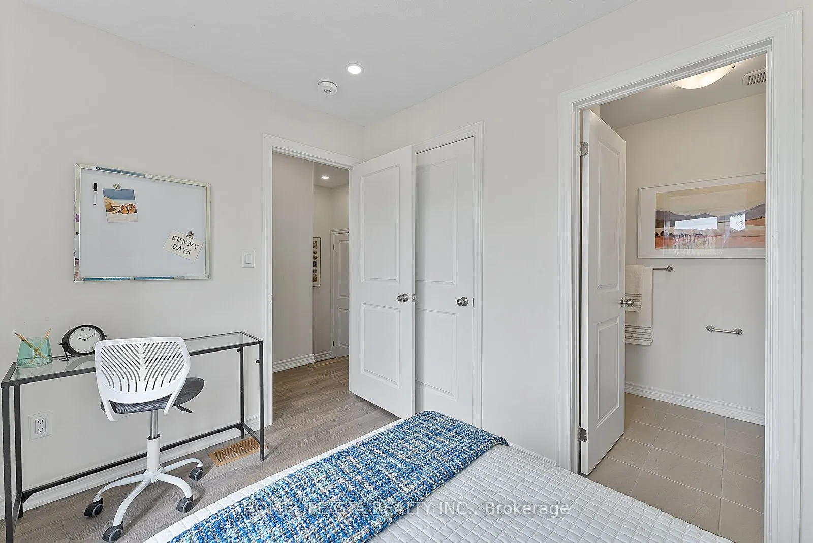 7 Holyrood Crescent