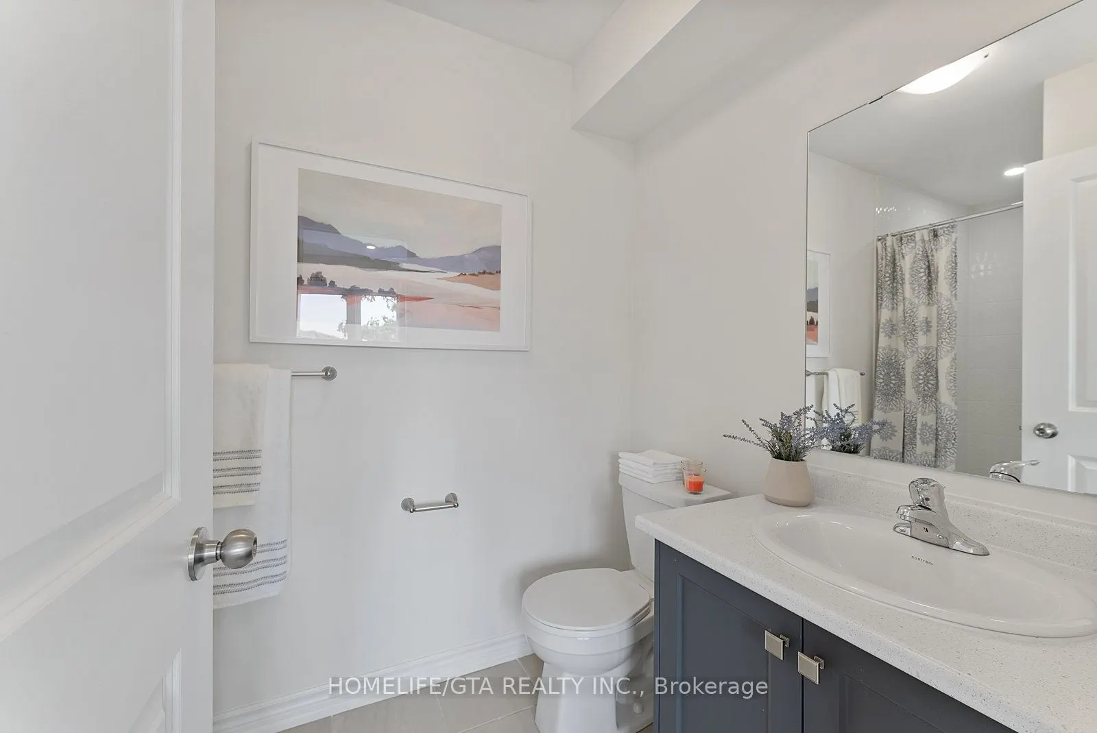 7 Holyrood Crescent