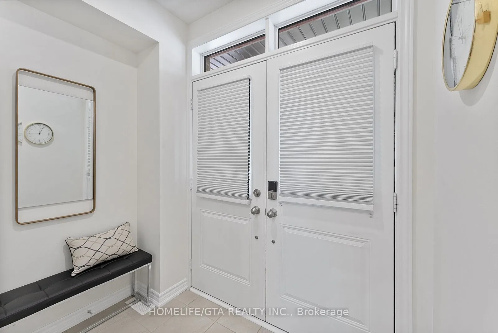 7 Holyrood Crescent