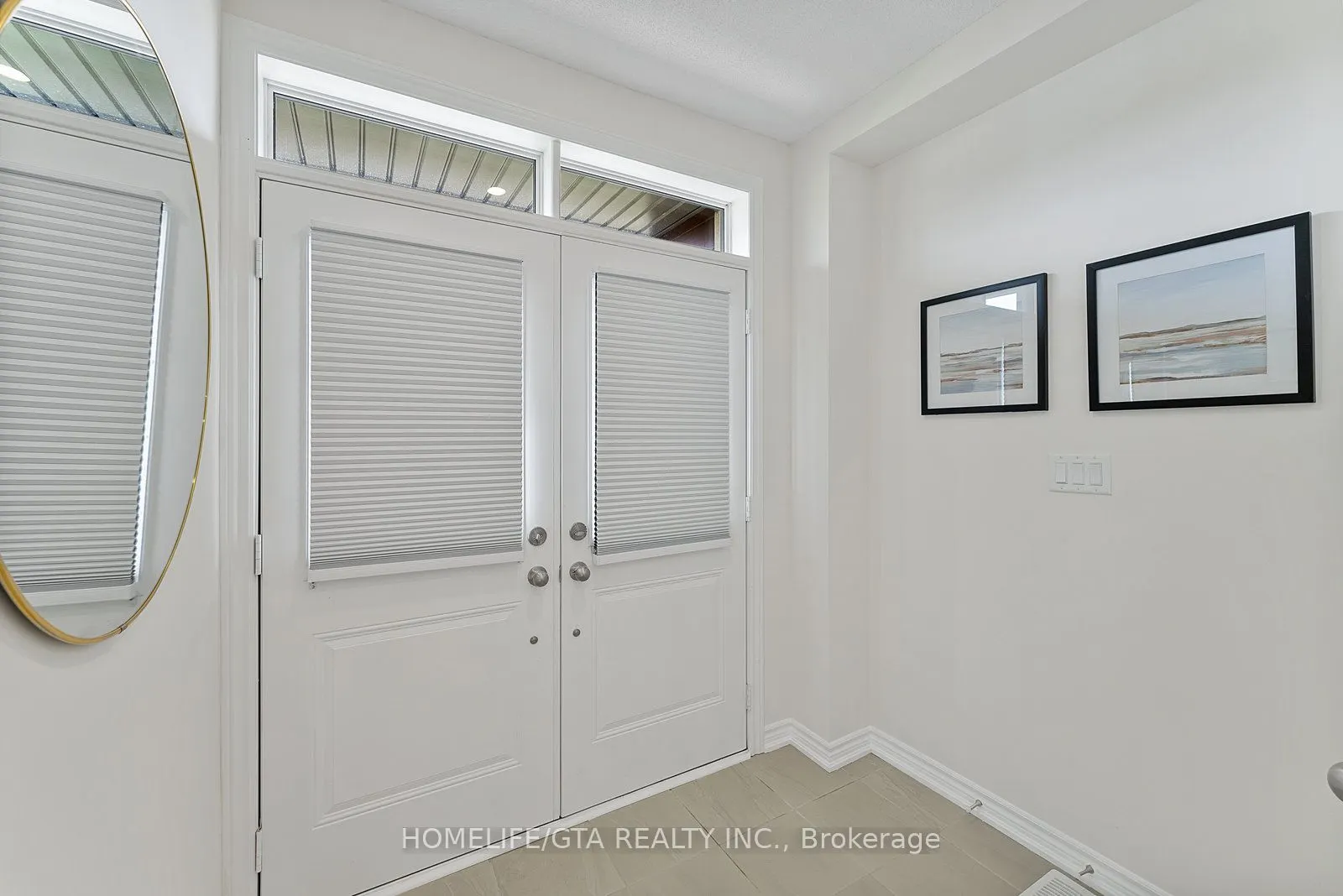 7 Holyrood Crescent