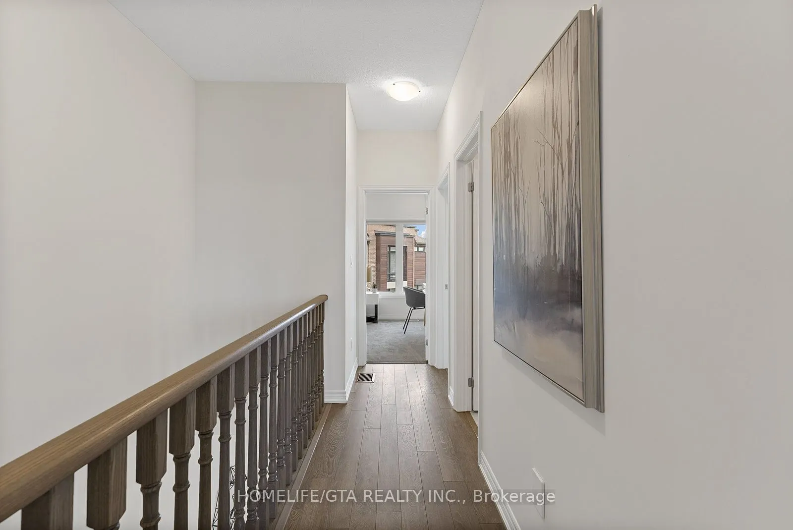 7 Holyrood Crescent