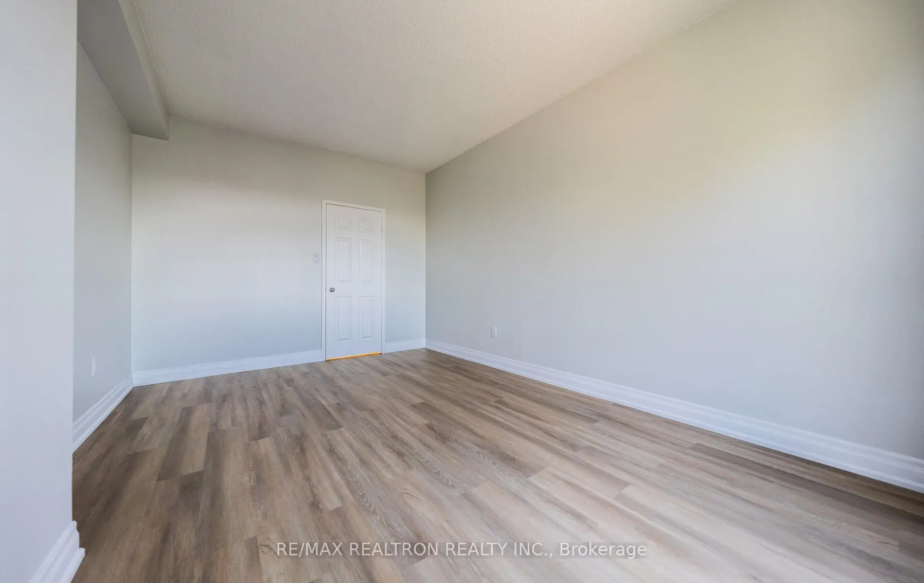 9 Chalmers Road, #Ph8
