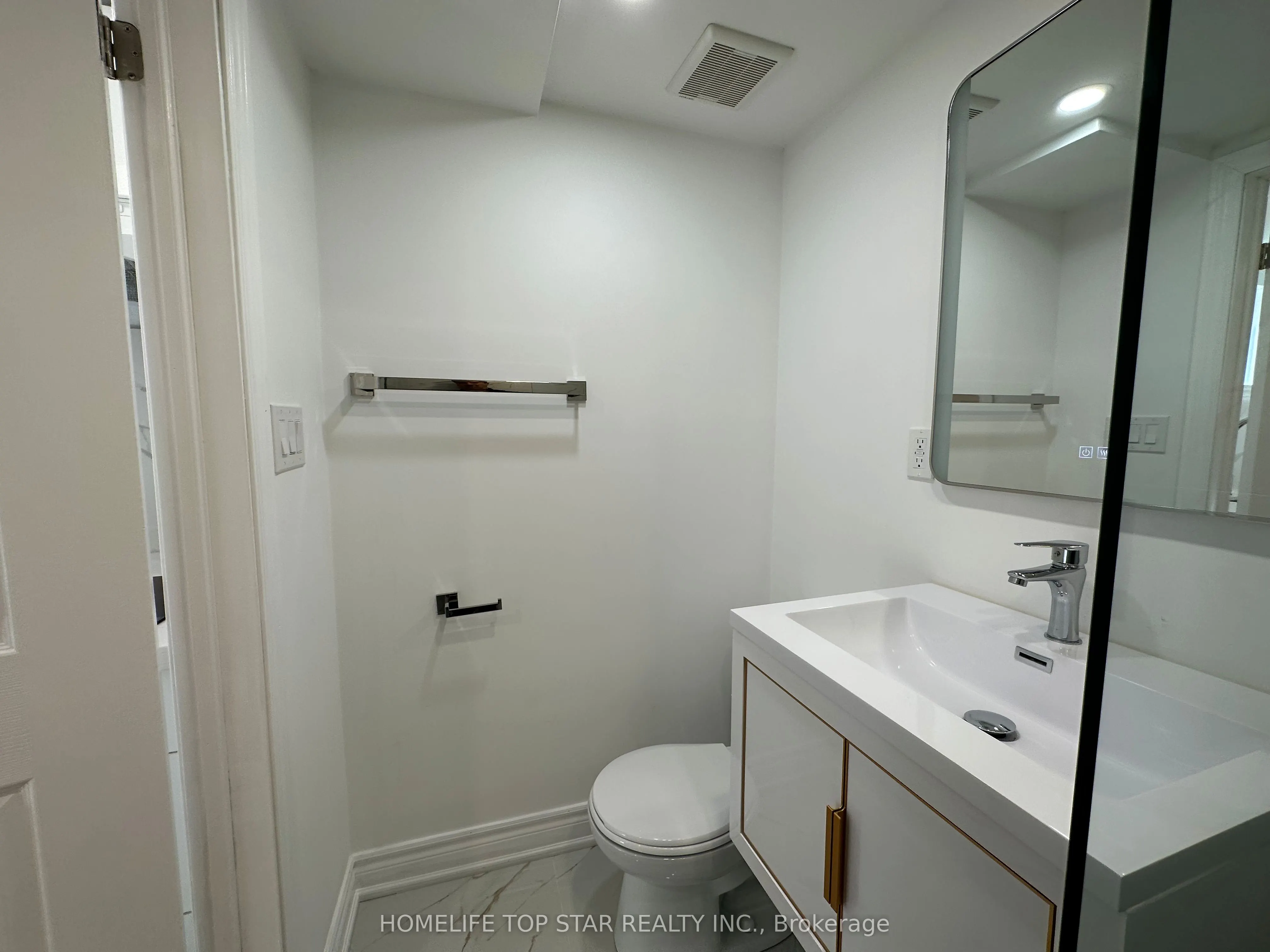 38 Cartier Crescent, #Bachelor