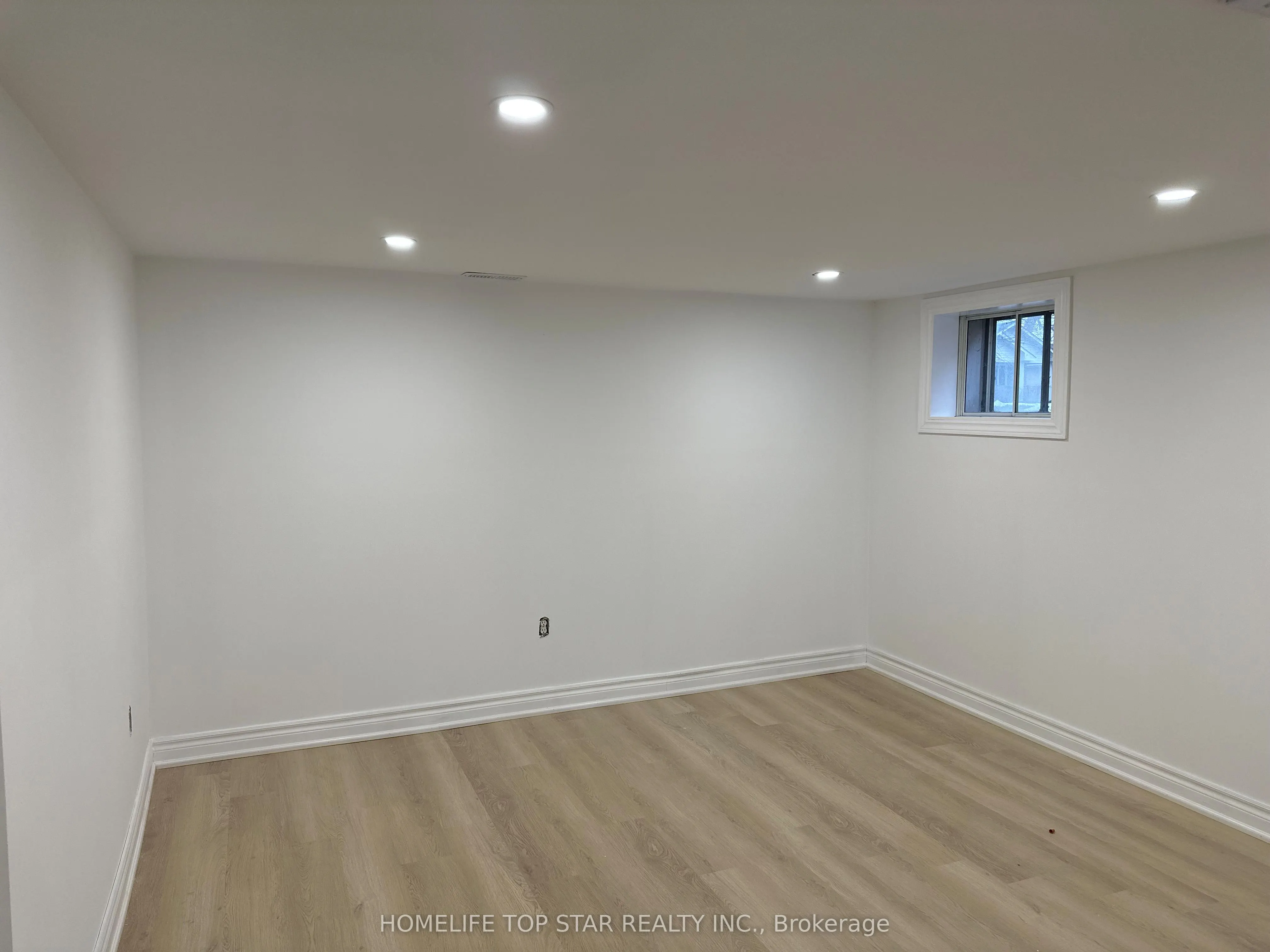 38 Cartier Crescent, #Bachelor