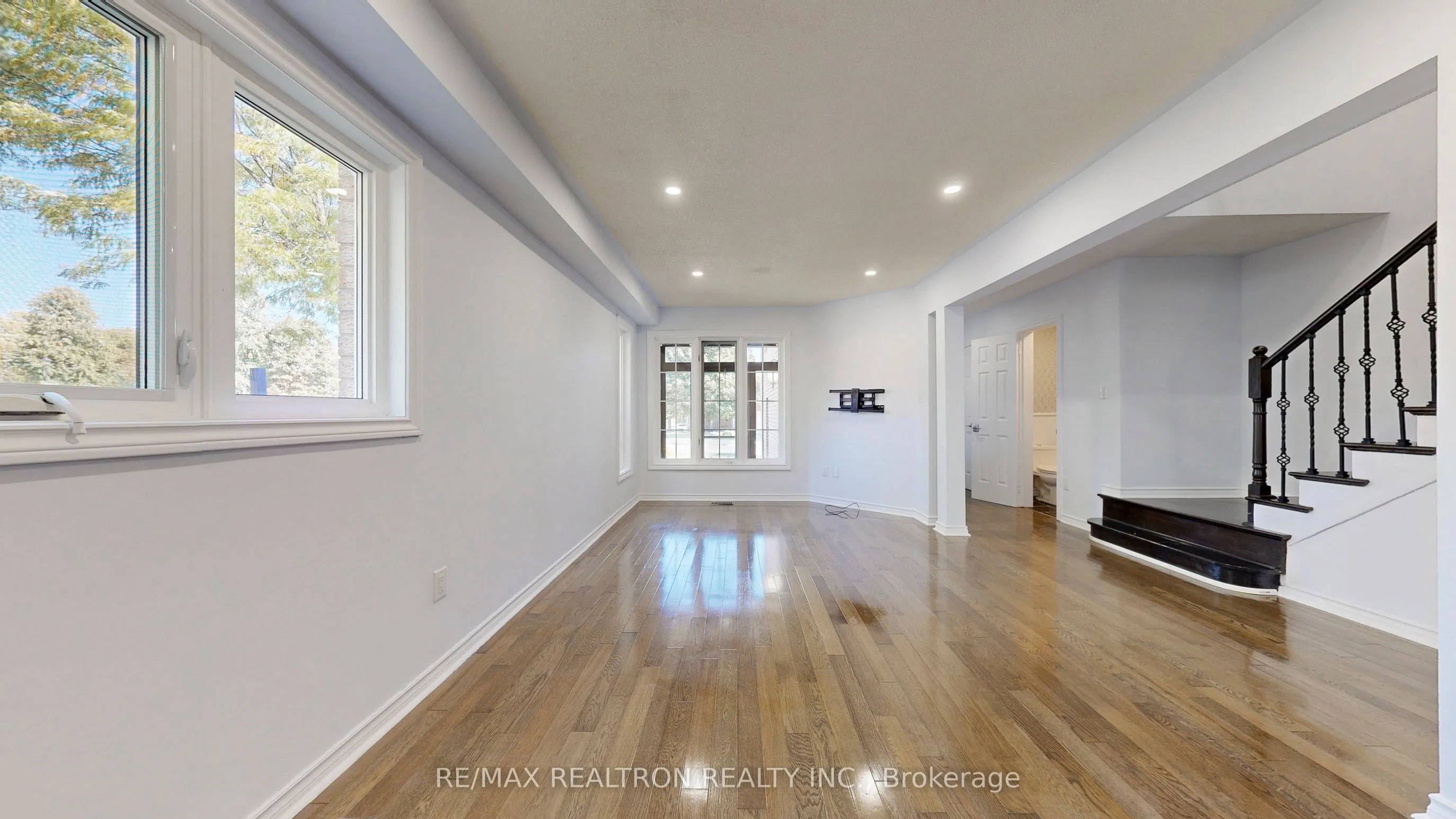 558 Willowick Drive