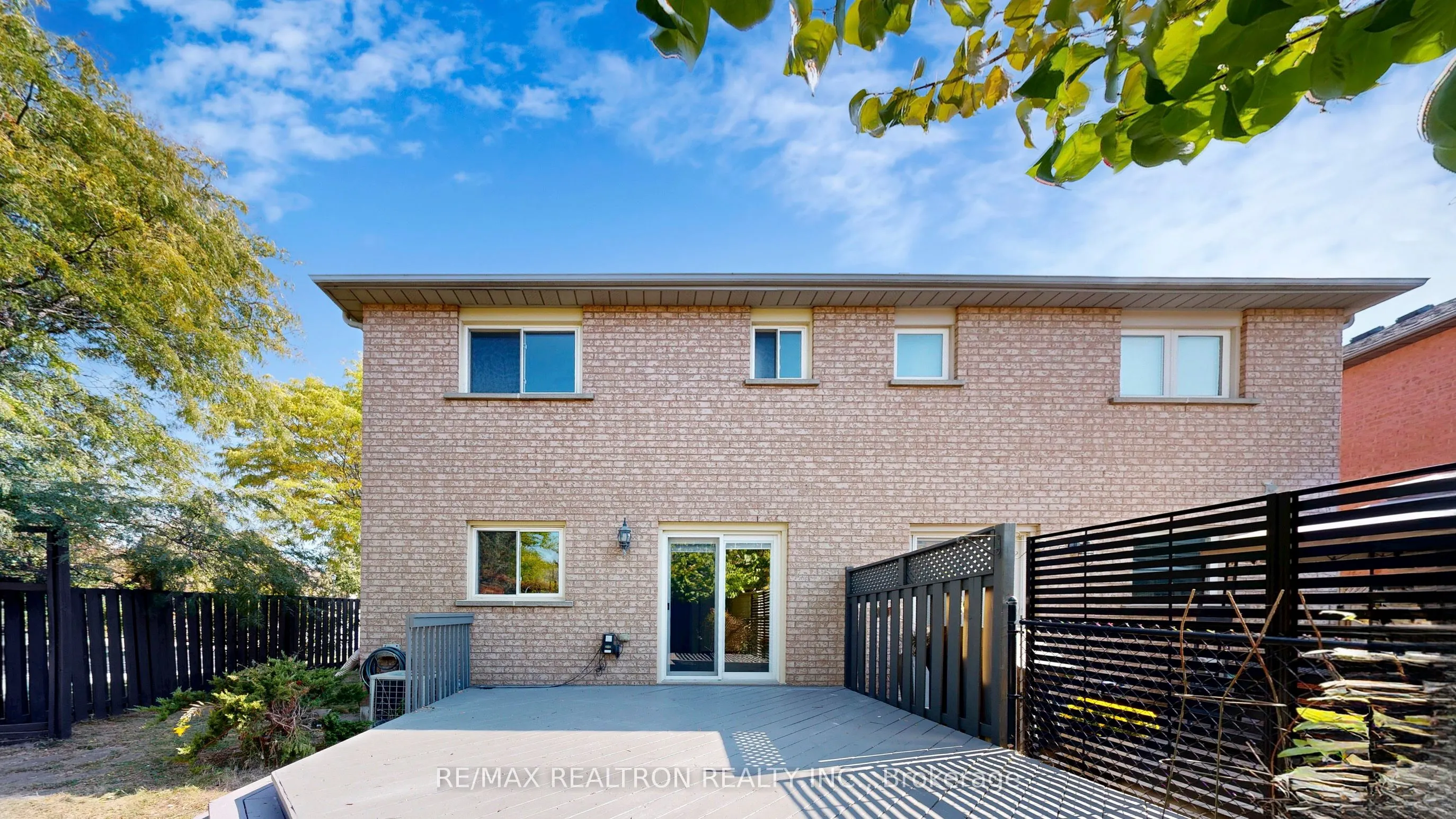 558 Willowick Drive