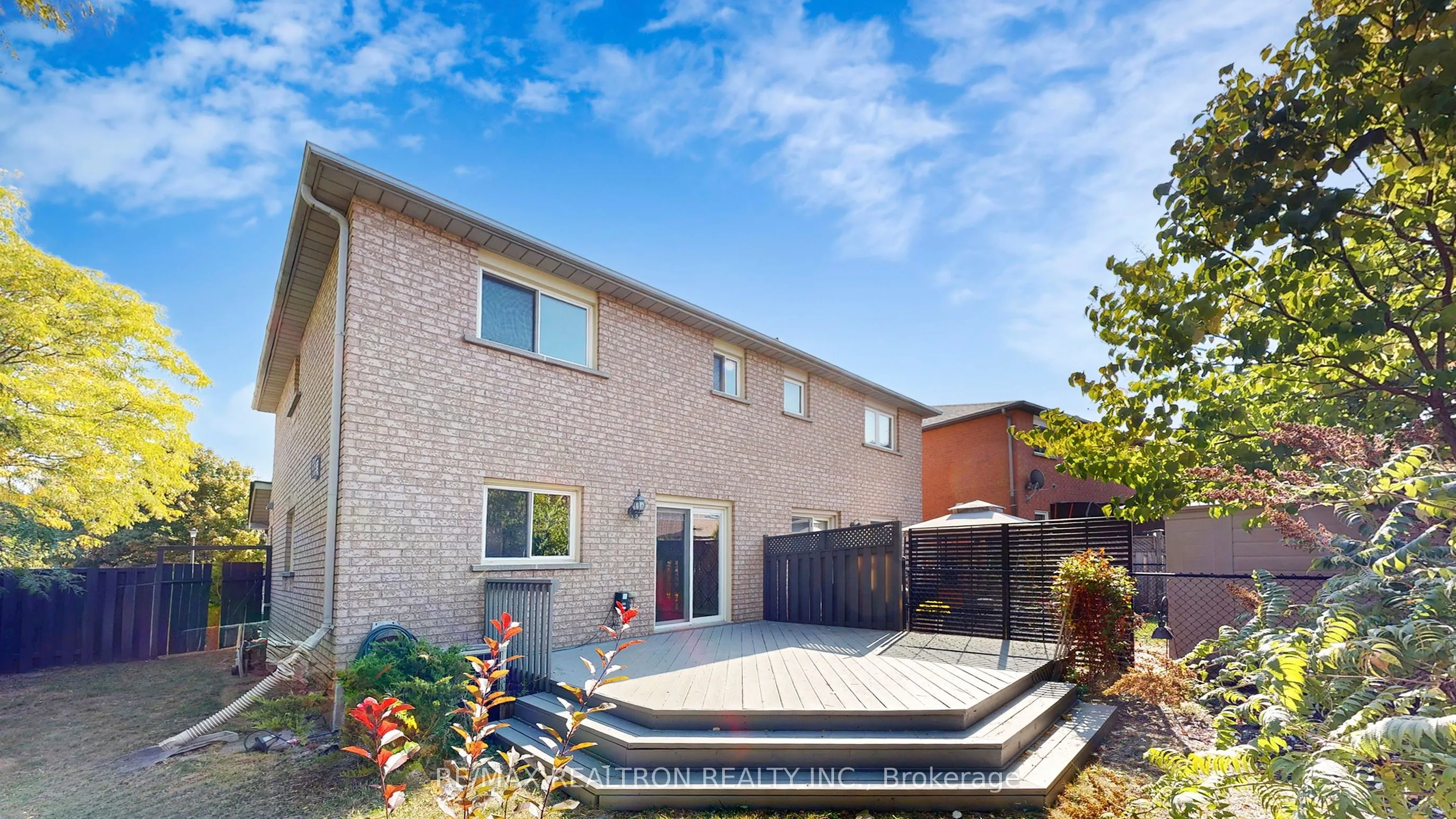 558 Willowick Drive