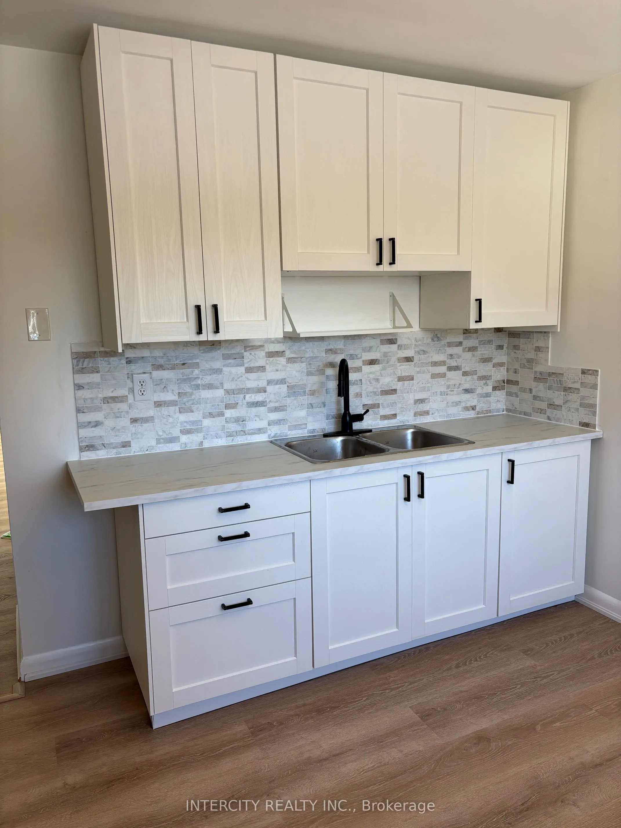 363 Andrew Street, #3