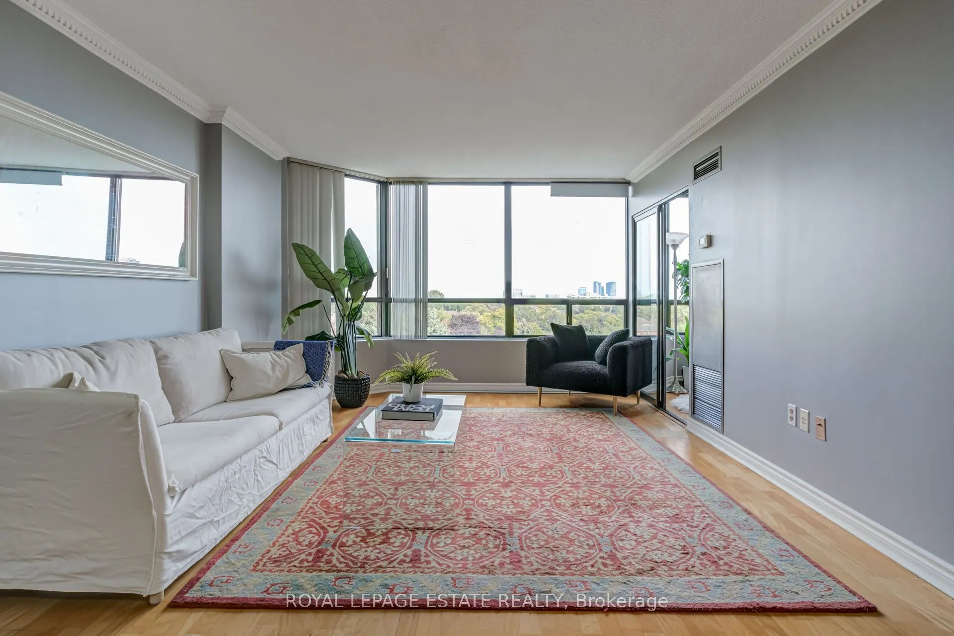 7440 Bathurst Street, #706