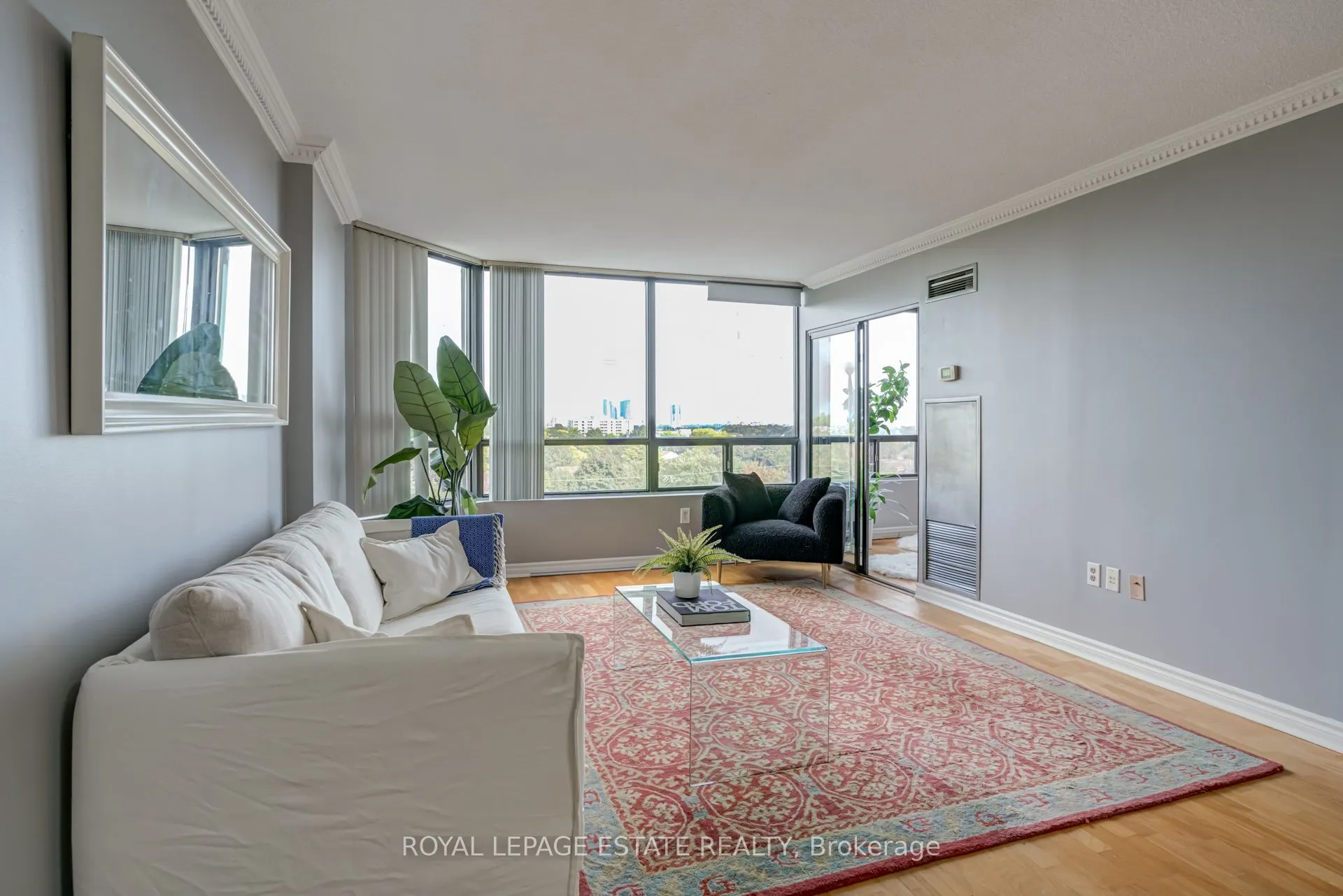 7440 Bathurst Street, #706