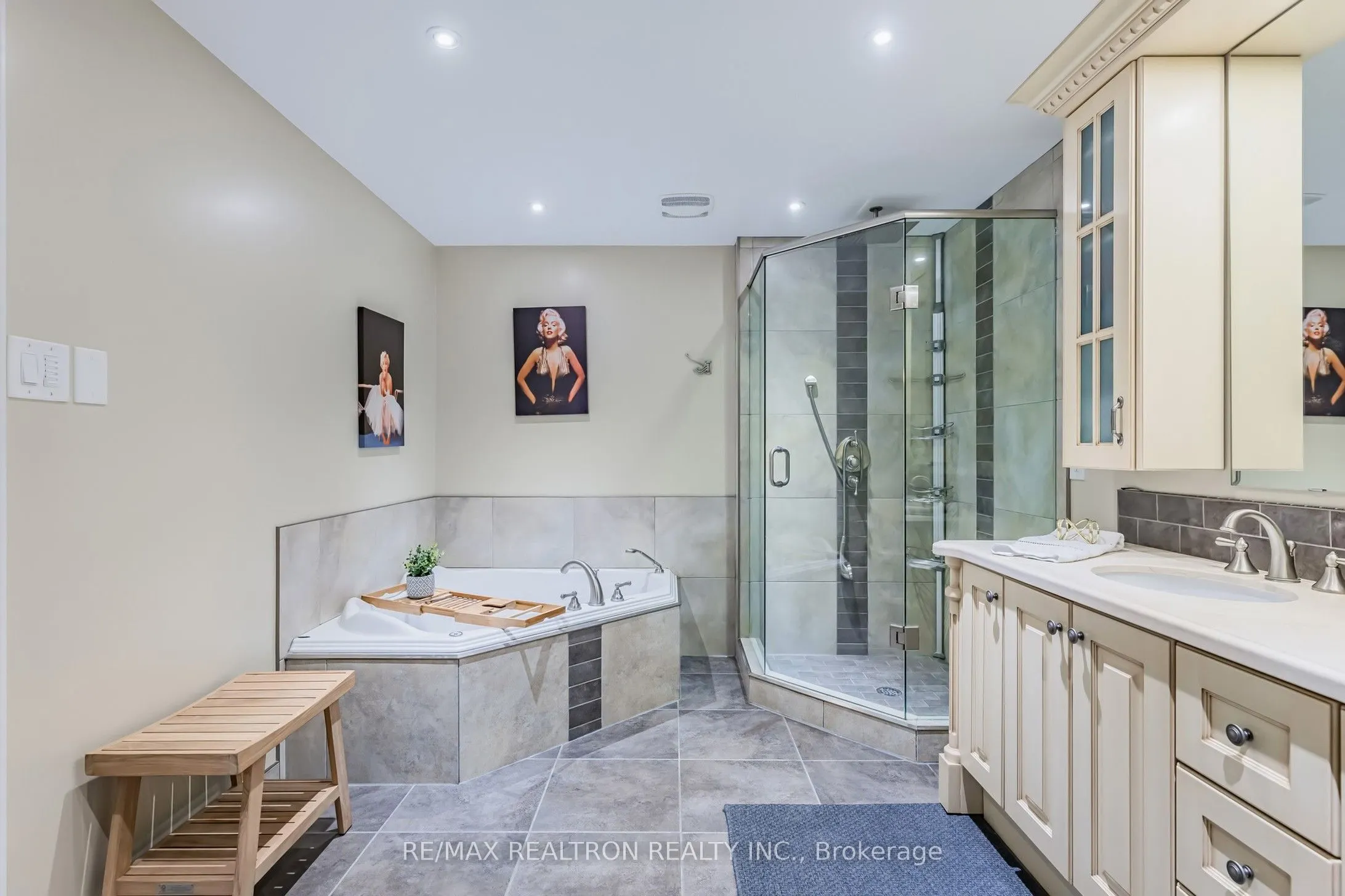 6 Coral Harbour Crescent