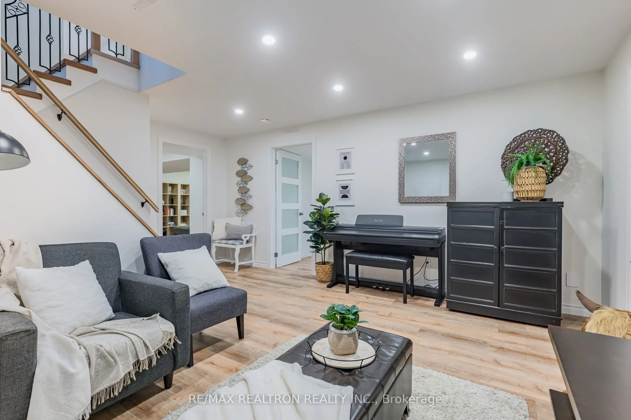 6 Coral Harbour Crescent