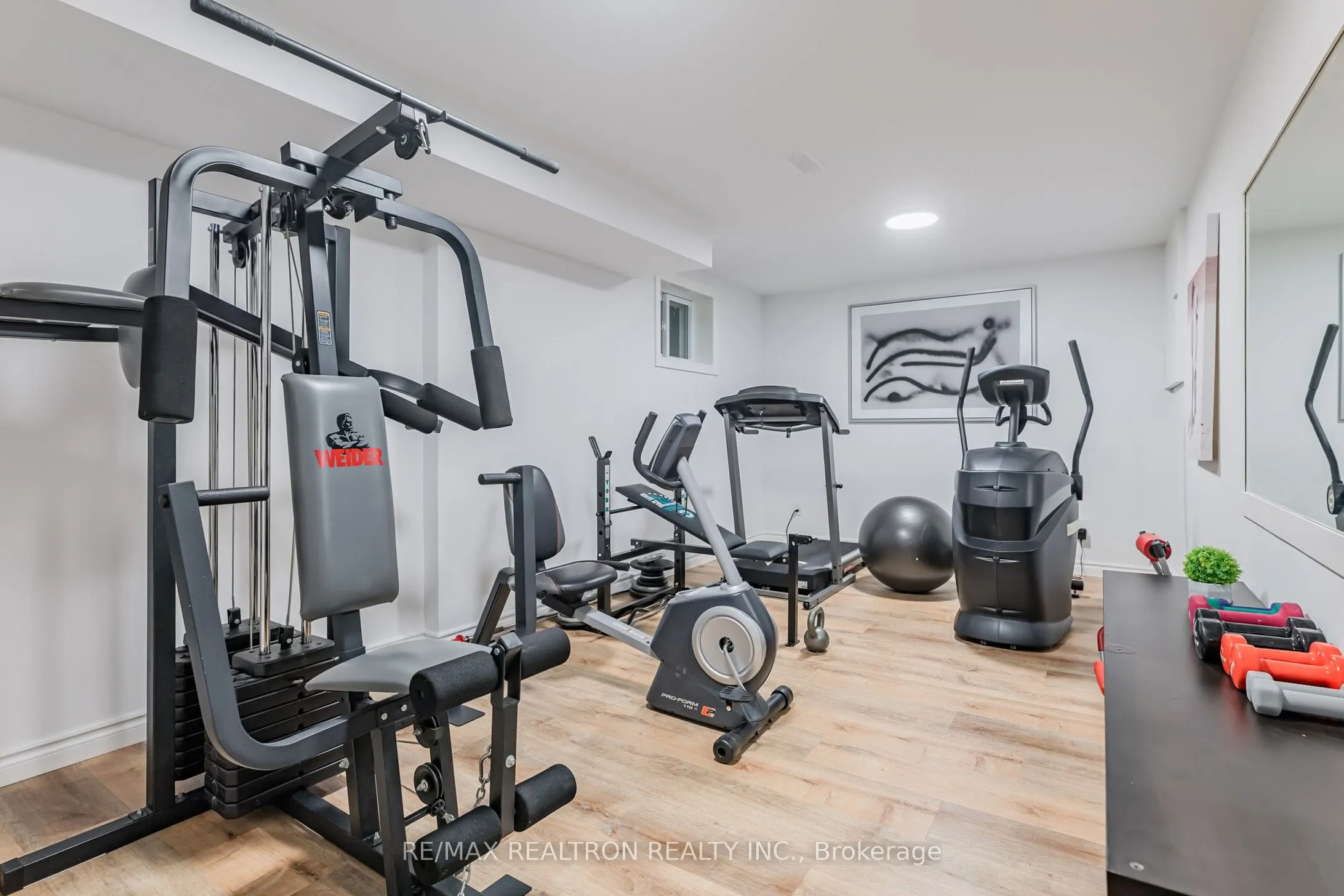 6 Coral Harbour Crescent
