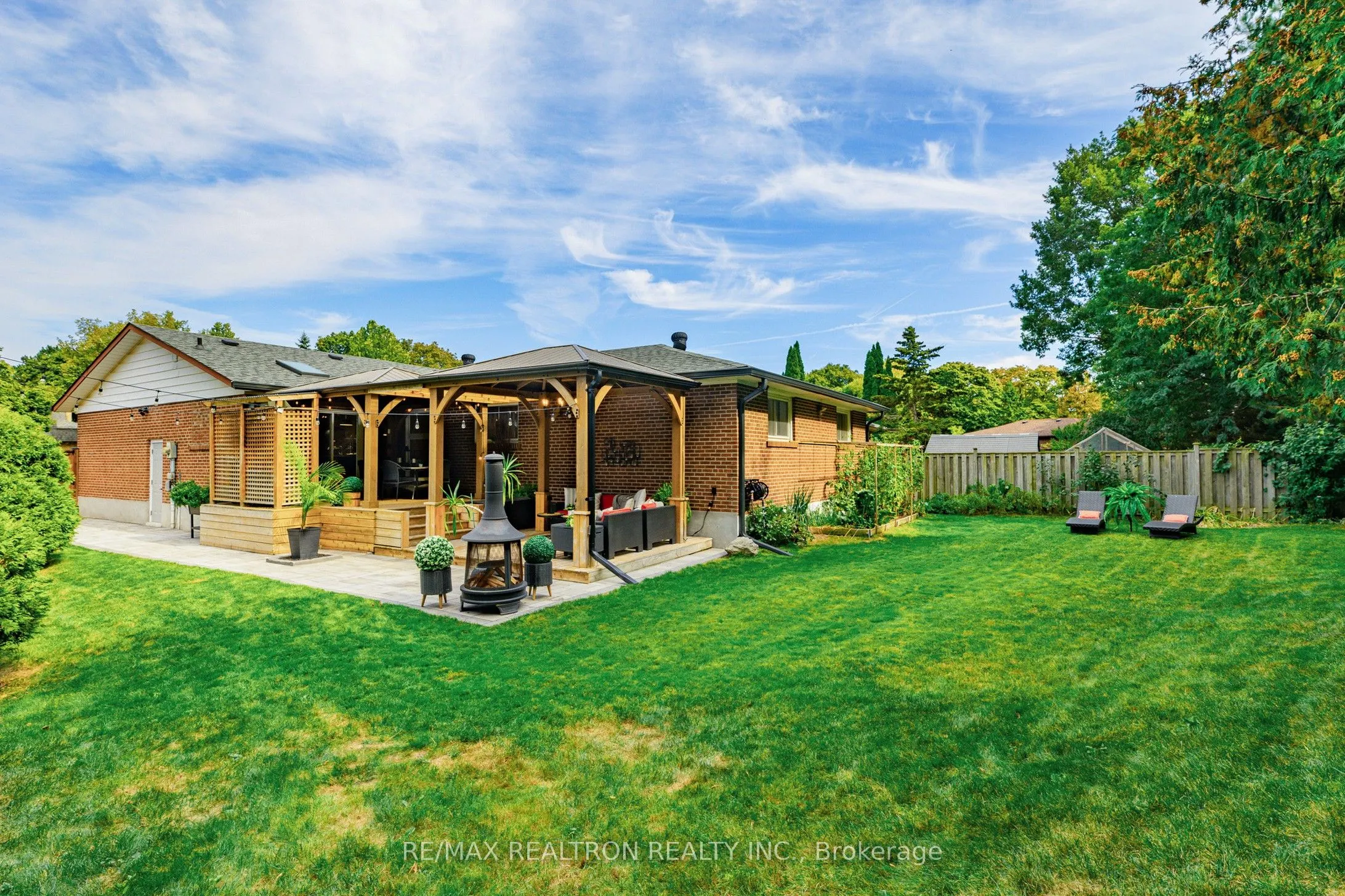6 Coral Harbour Crescent