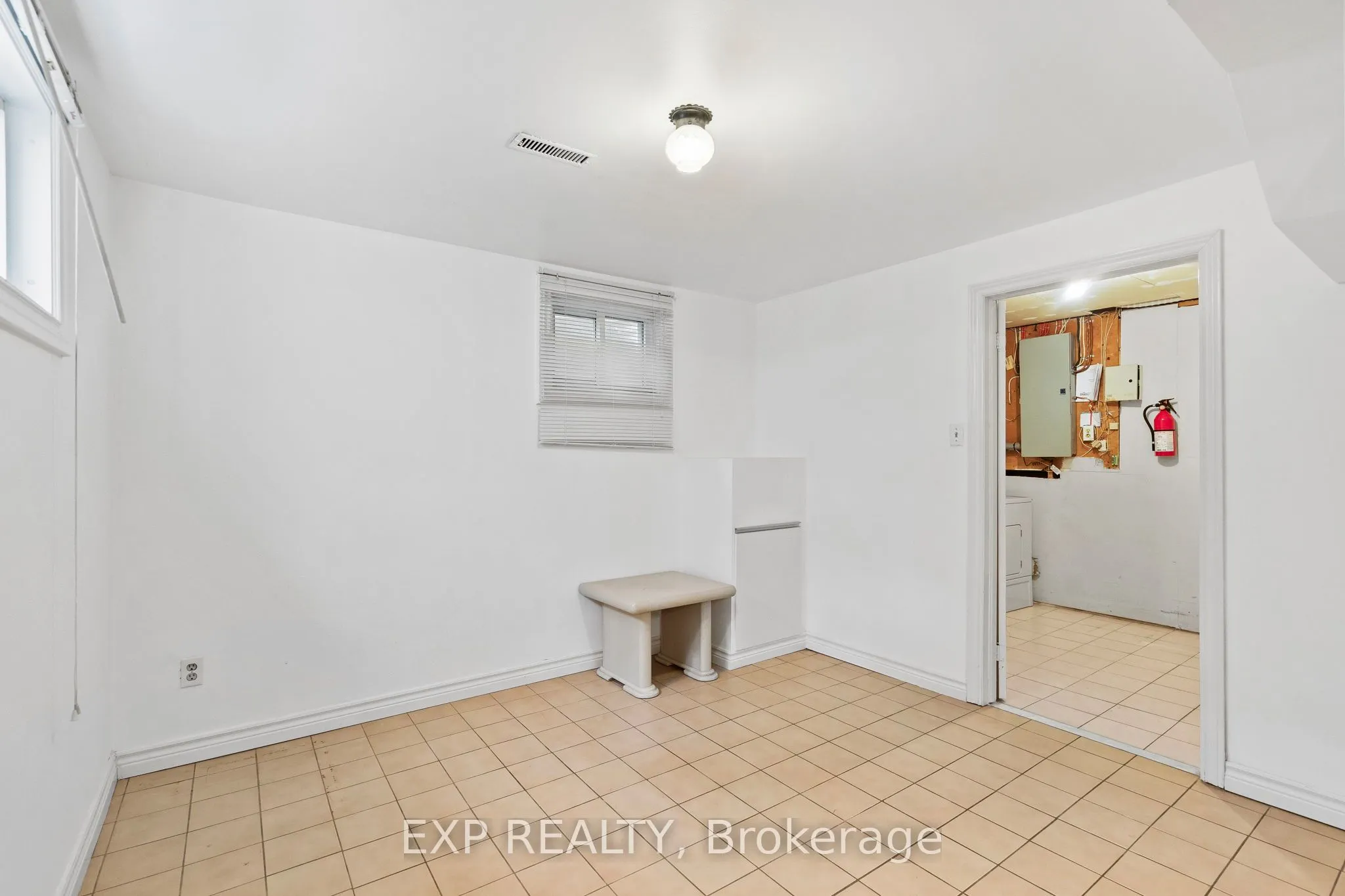 17 Gordon Rowe Crescent