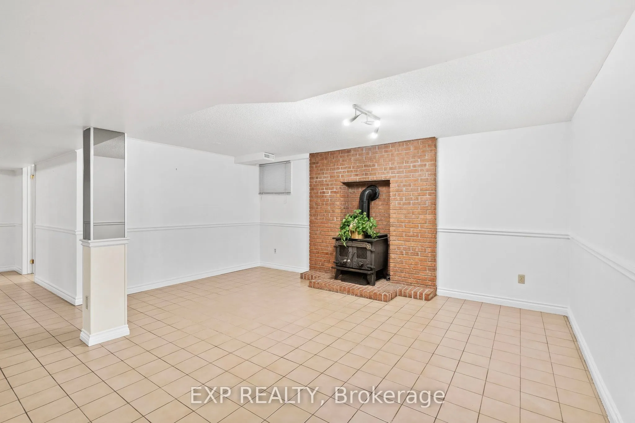 17 Gordon Rowe Crescent