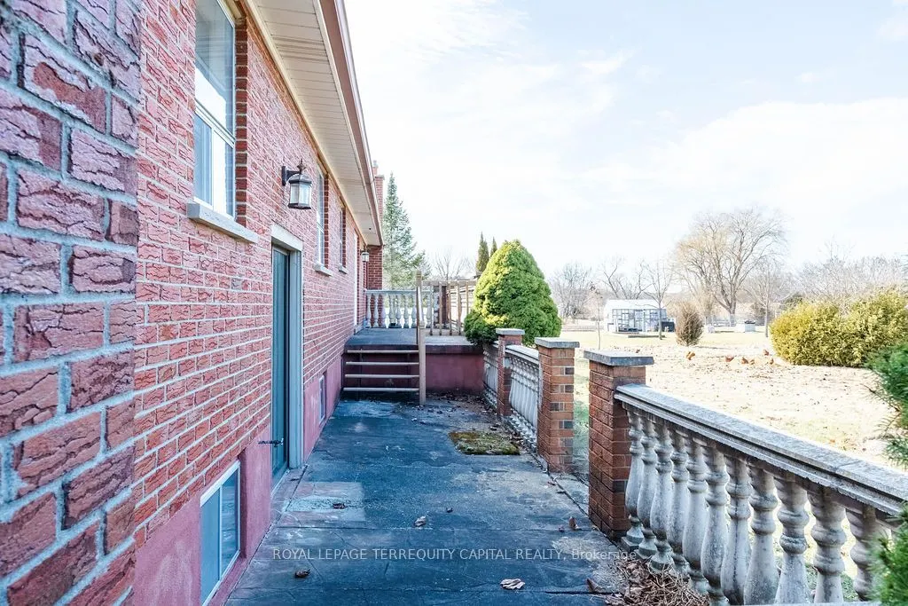 2104 St John's Side Road