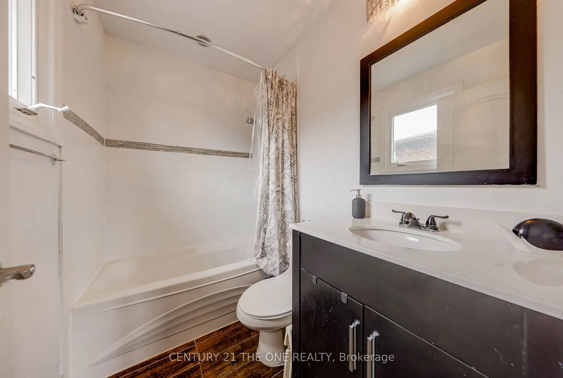 27 Pugsley Avenue