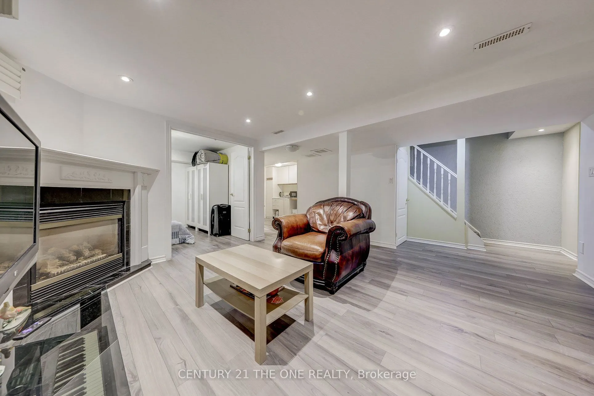 27 Pugsley Avenue