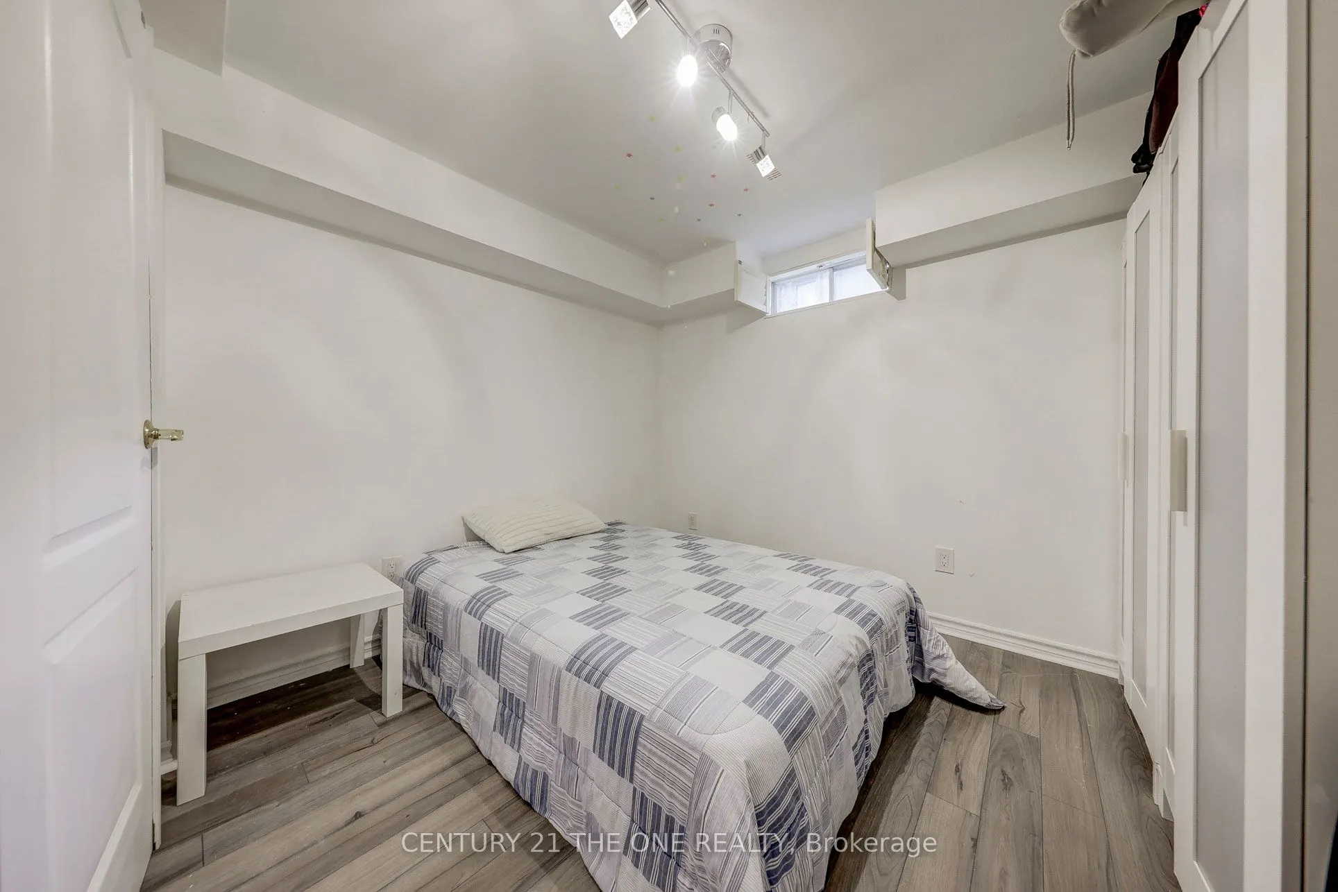27 Pugsley Avenue