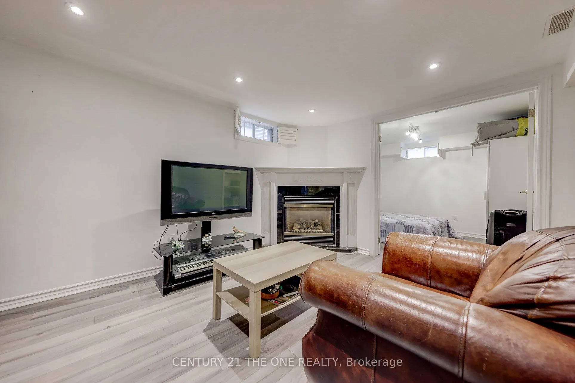27 Pugsley Avenue