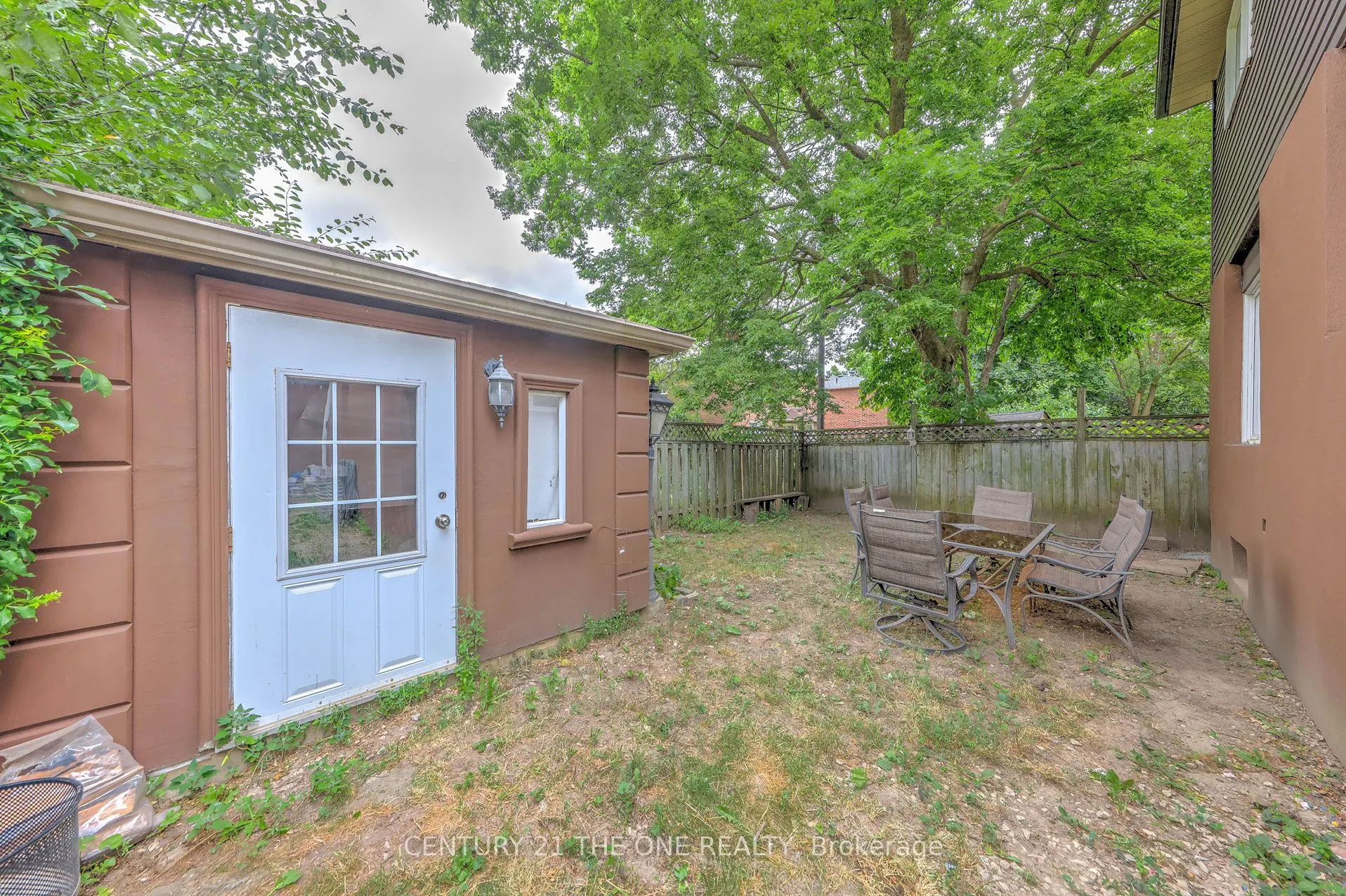 27 Pugsley Avenue