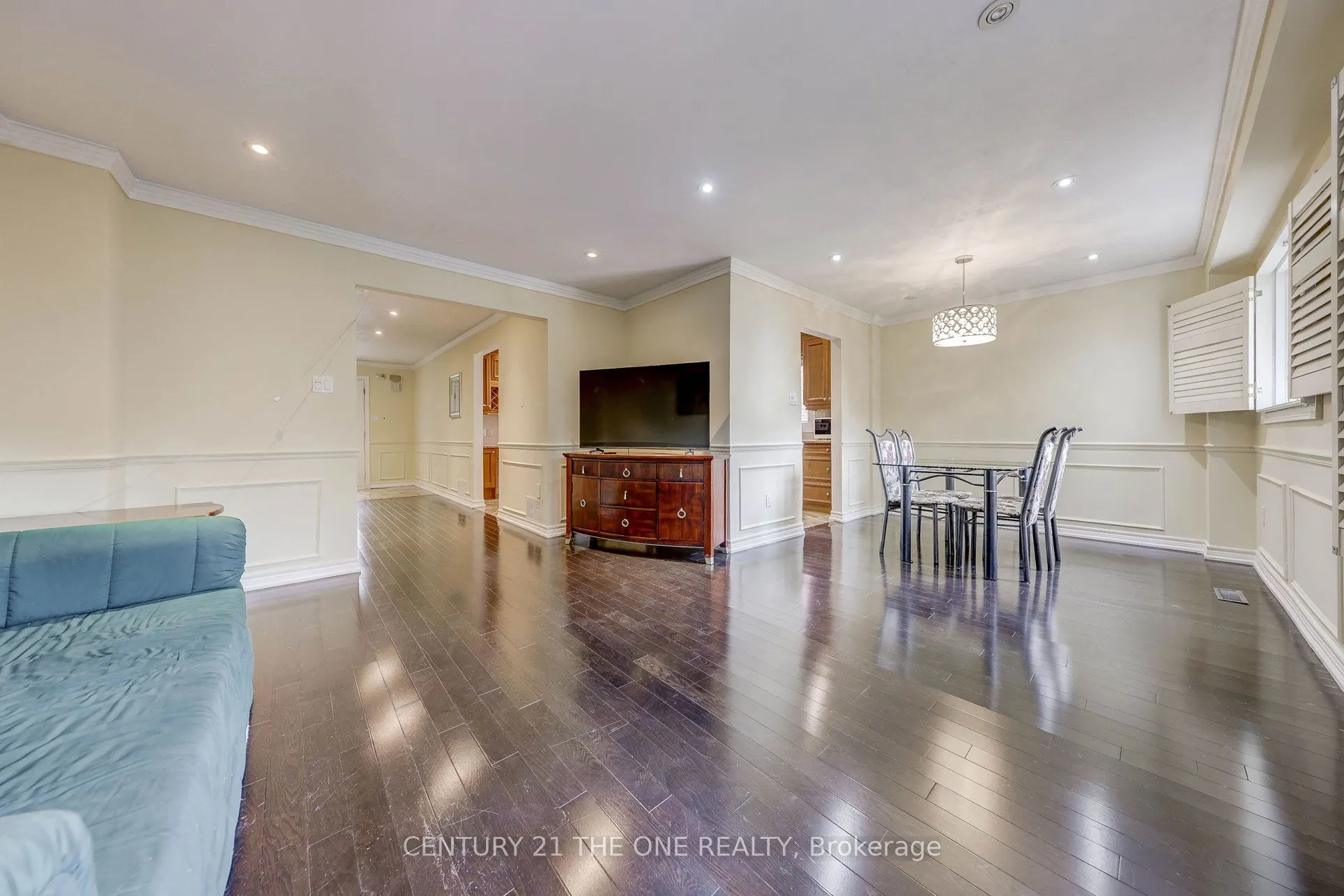 27 Pugsley Avenue