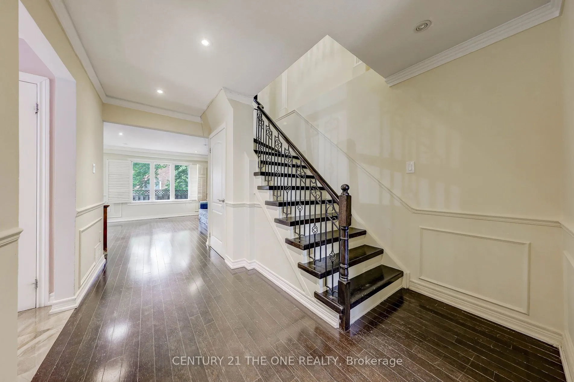 27 Pugsley Avenue
