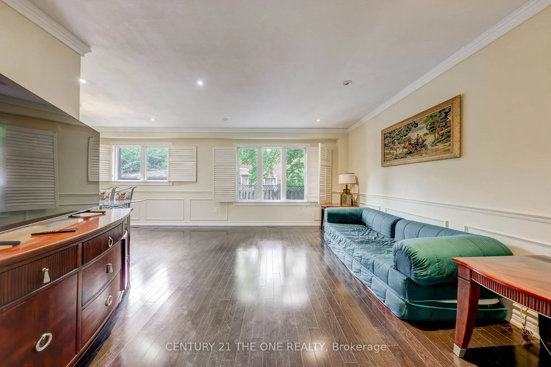 27 Pugsley Avenue
