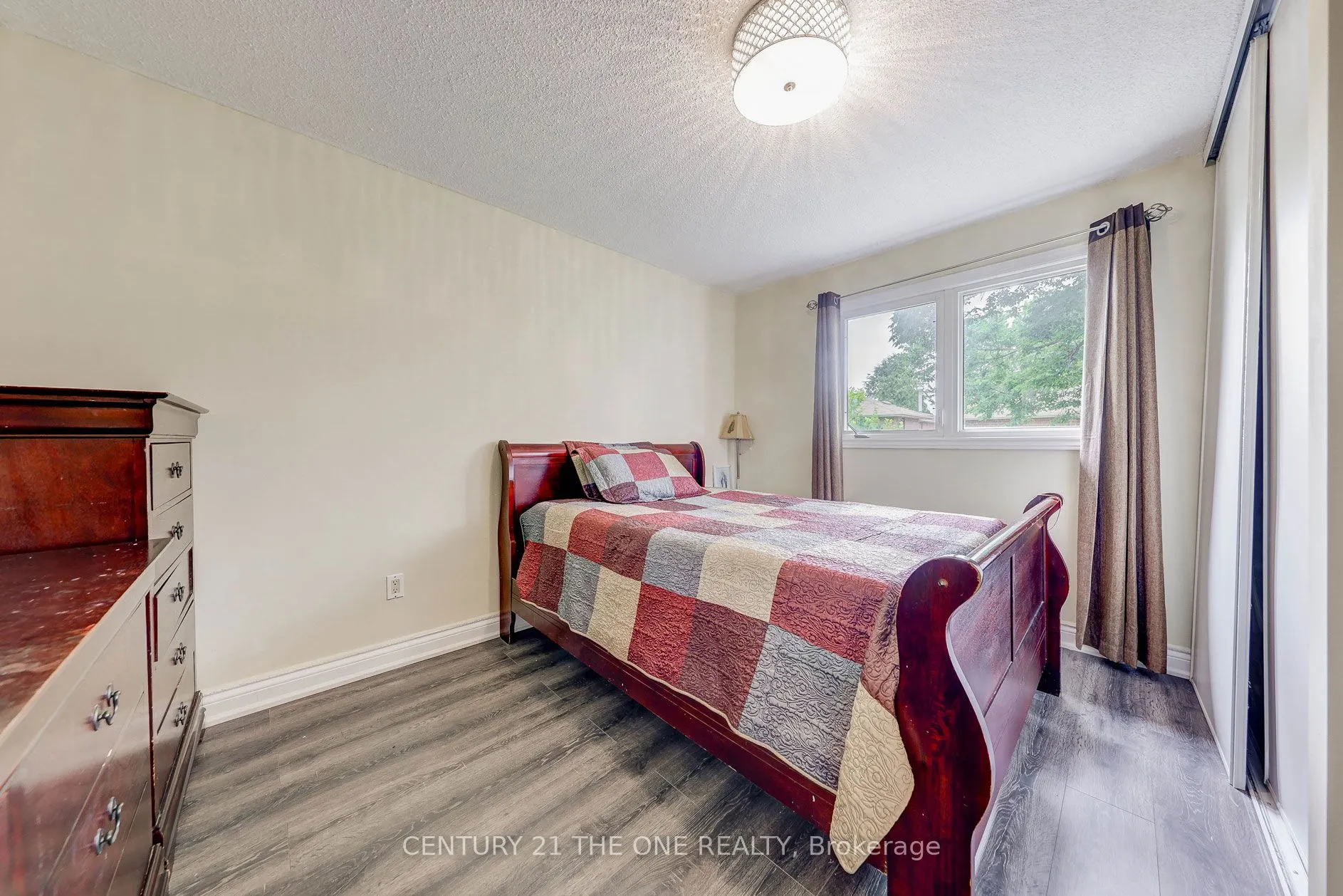 27 Pugsley Avenue