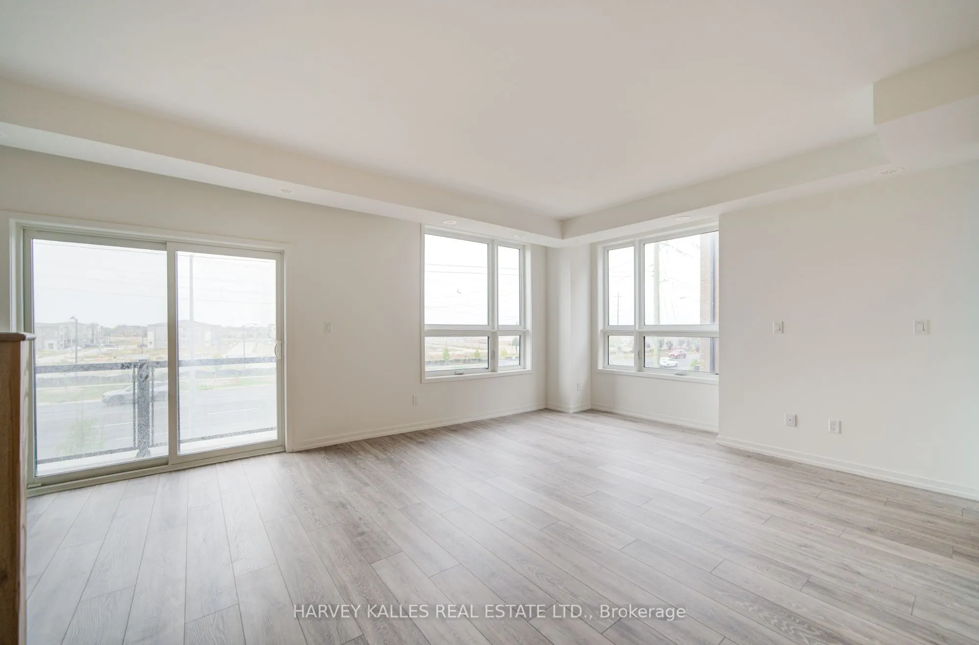 12-14 Lytham Green Circle, #Unit 12