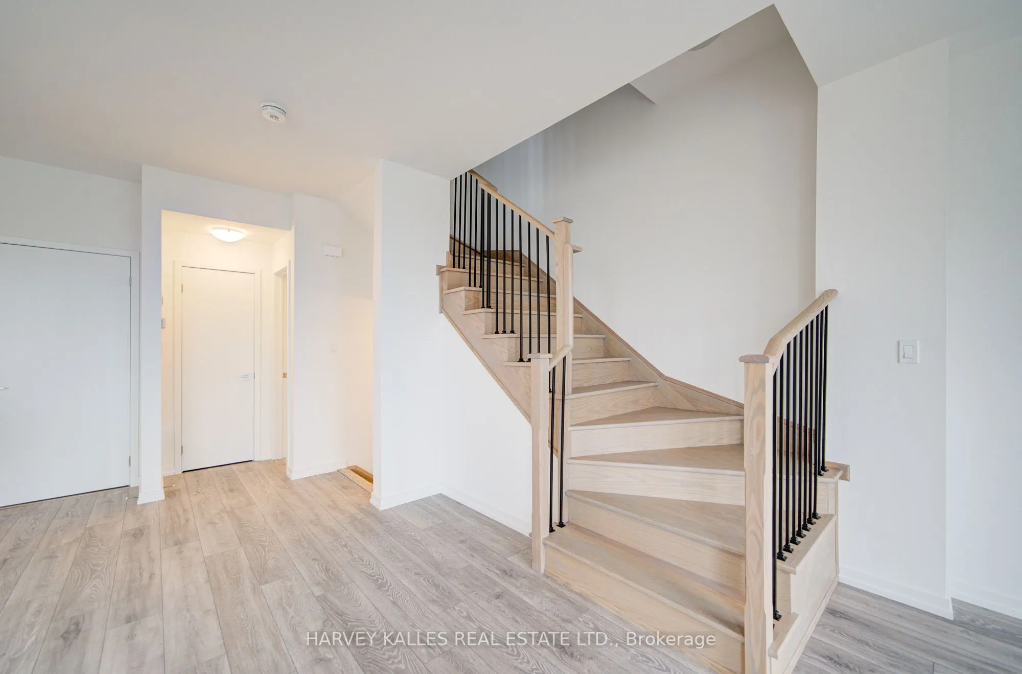 12-14 Lytham Green Circle, #Unit 12