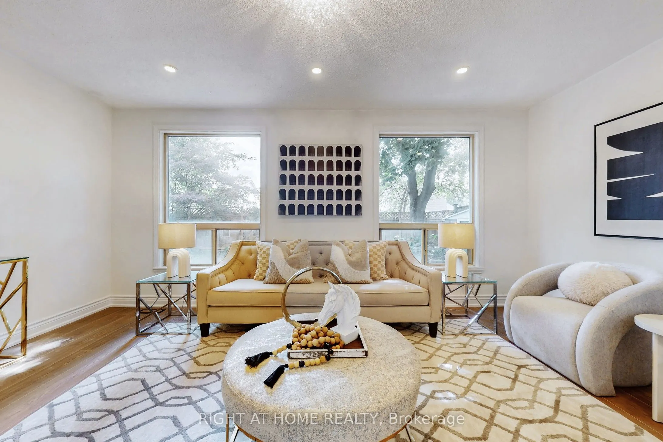 203 Thoms Crescent