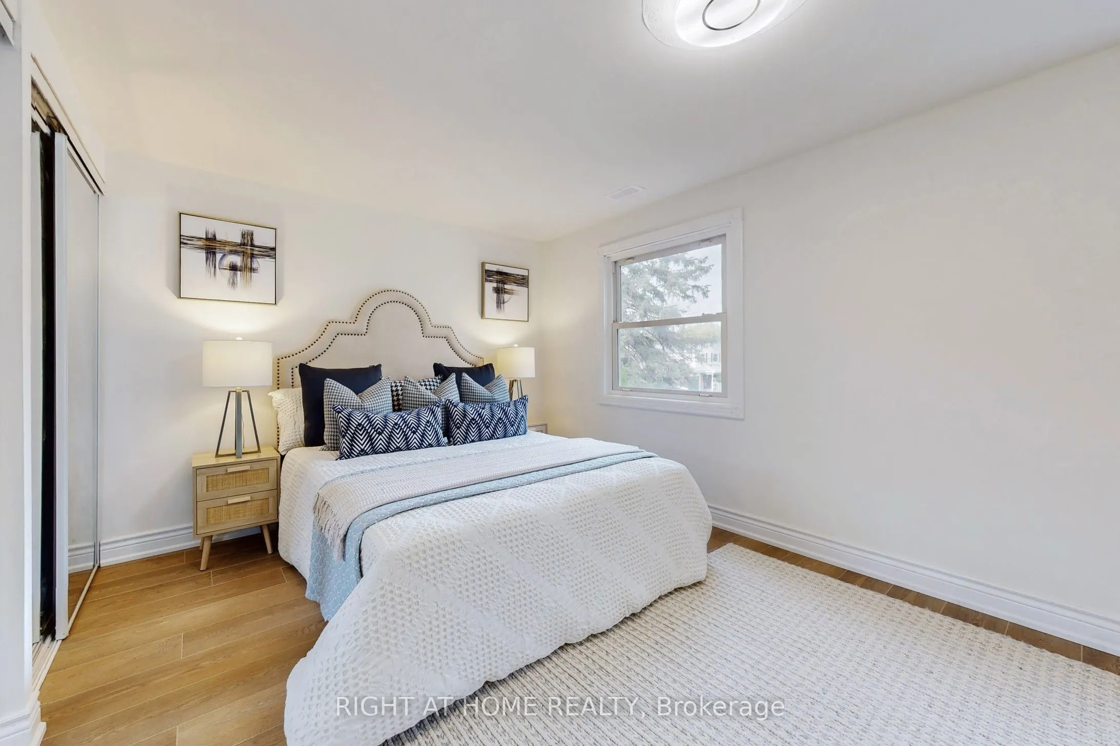 203 Thoms Crescent