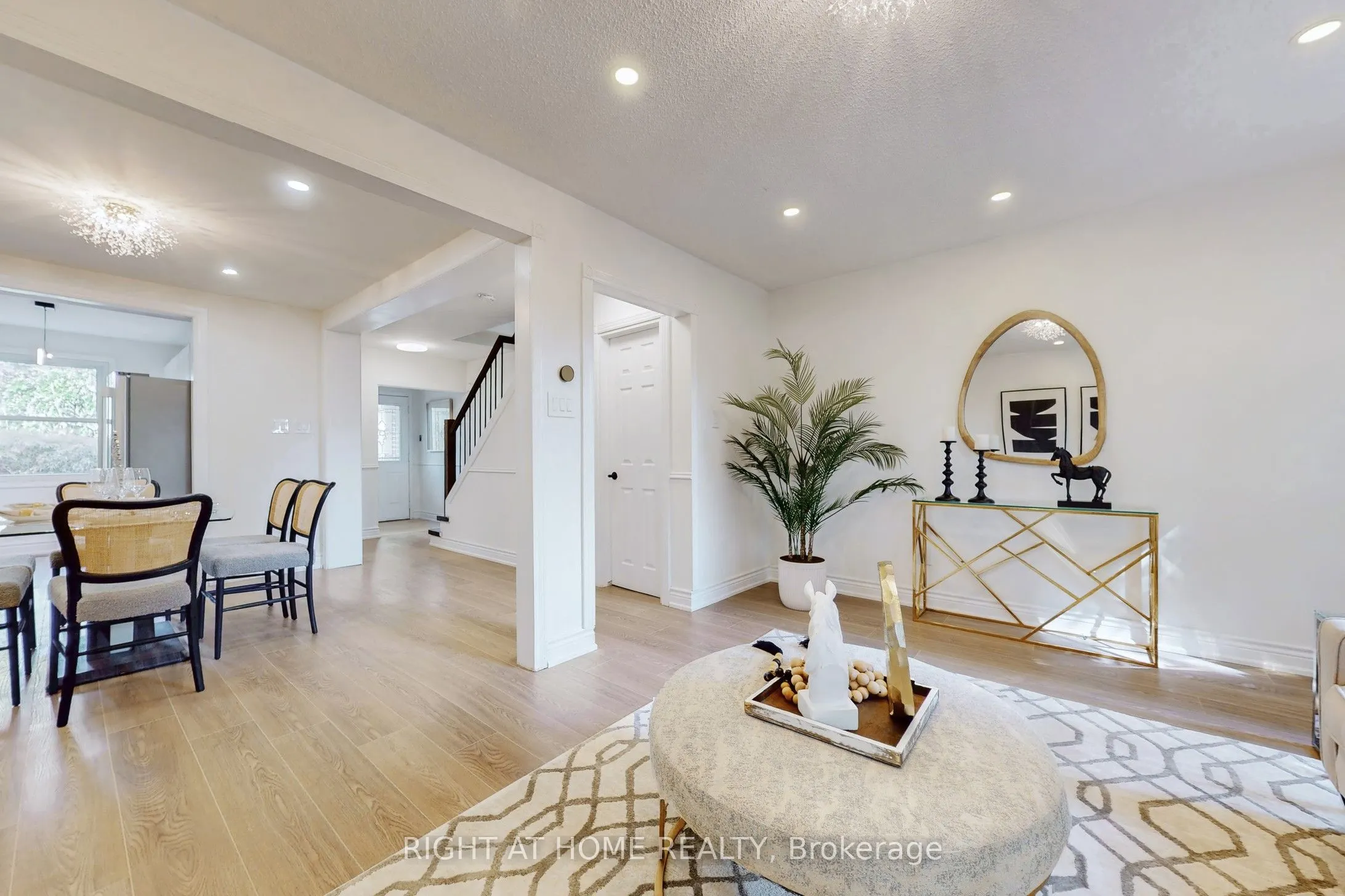 203 Thoms Crescent