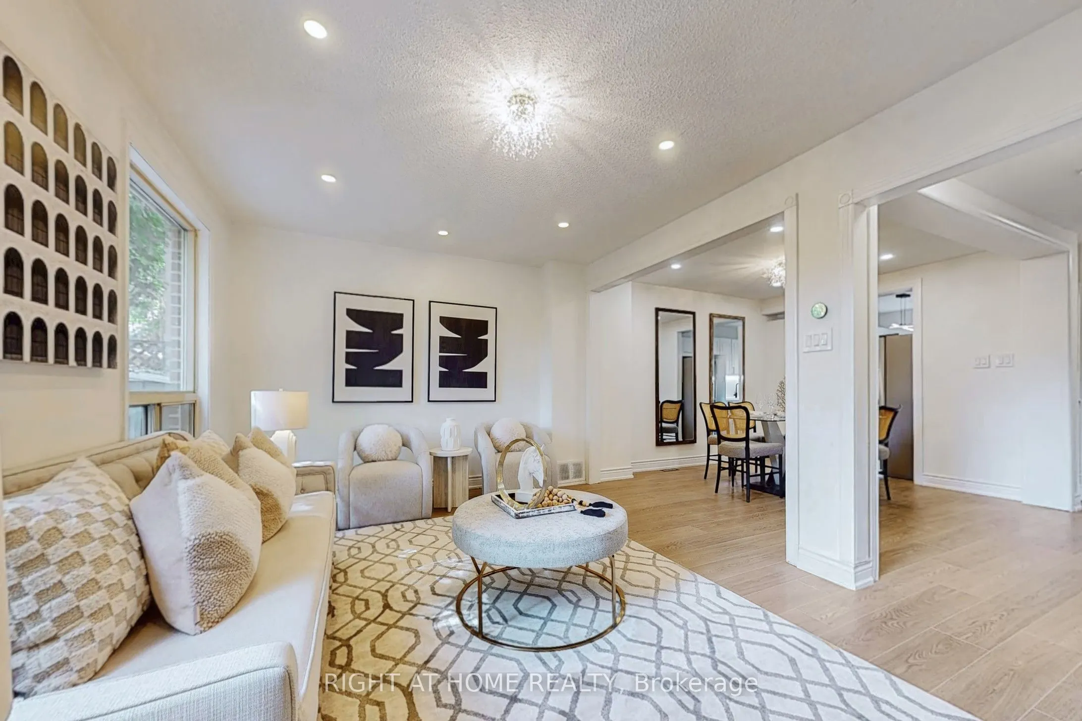 203 Thoms Crescent