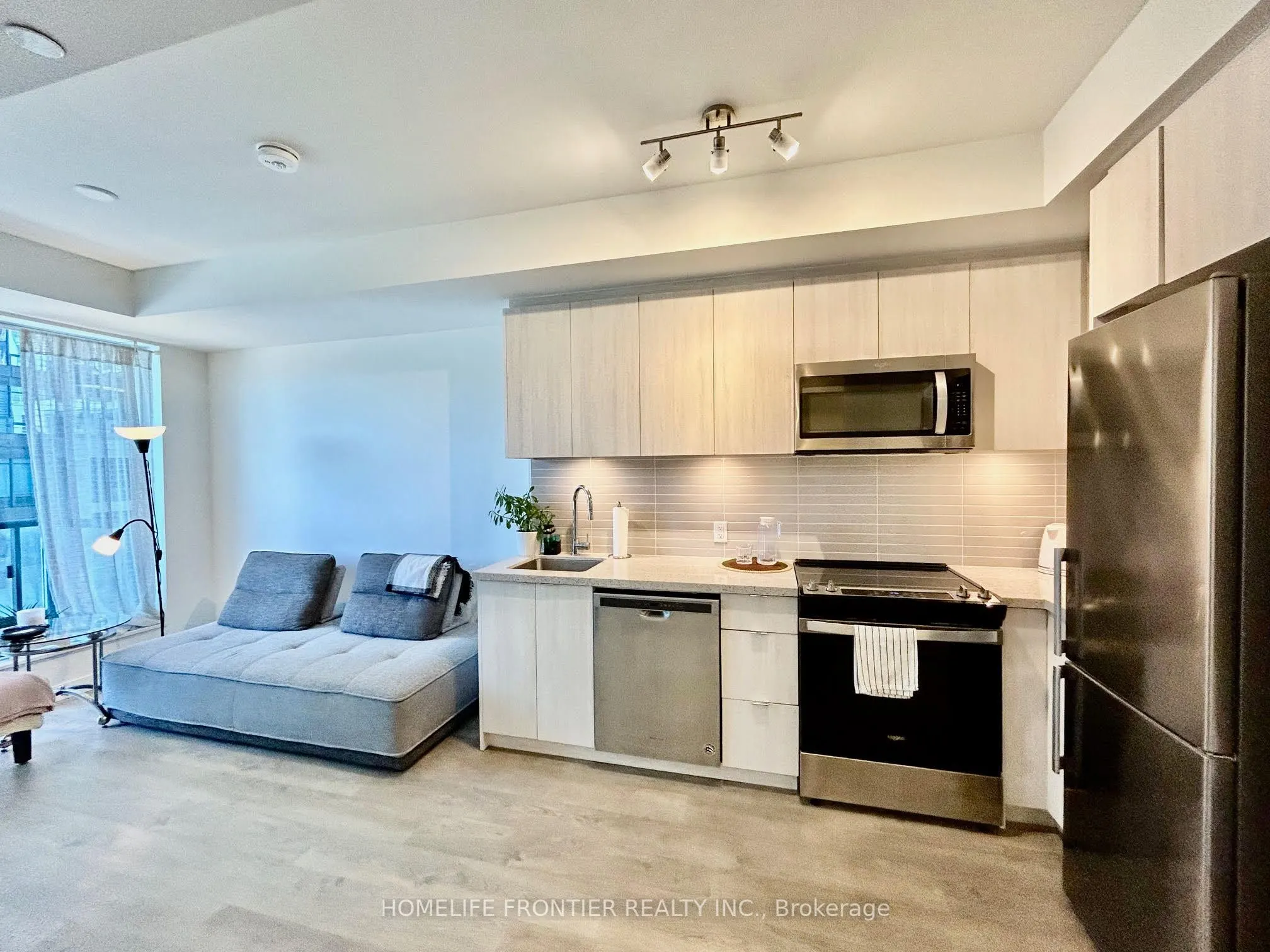 8868 Yonge Street, #623E