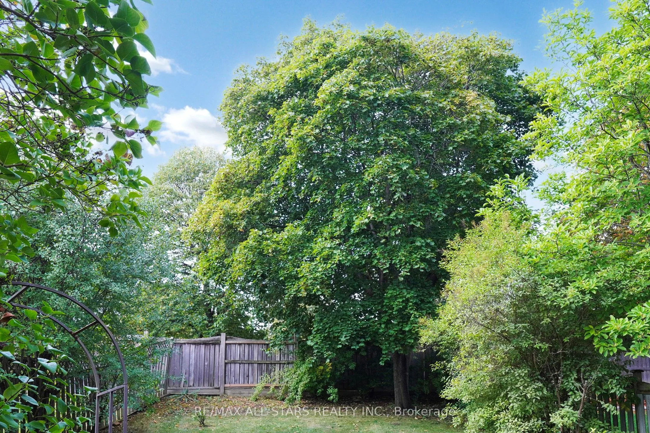 82 Waterbridge Lane