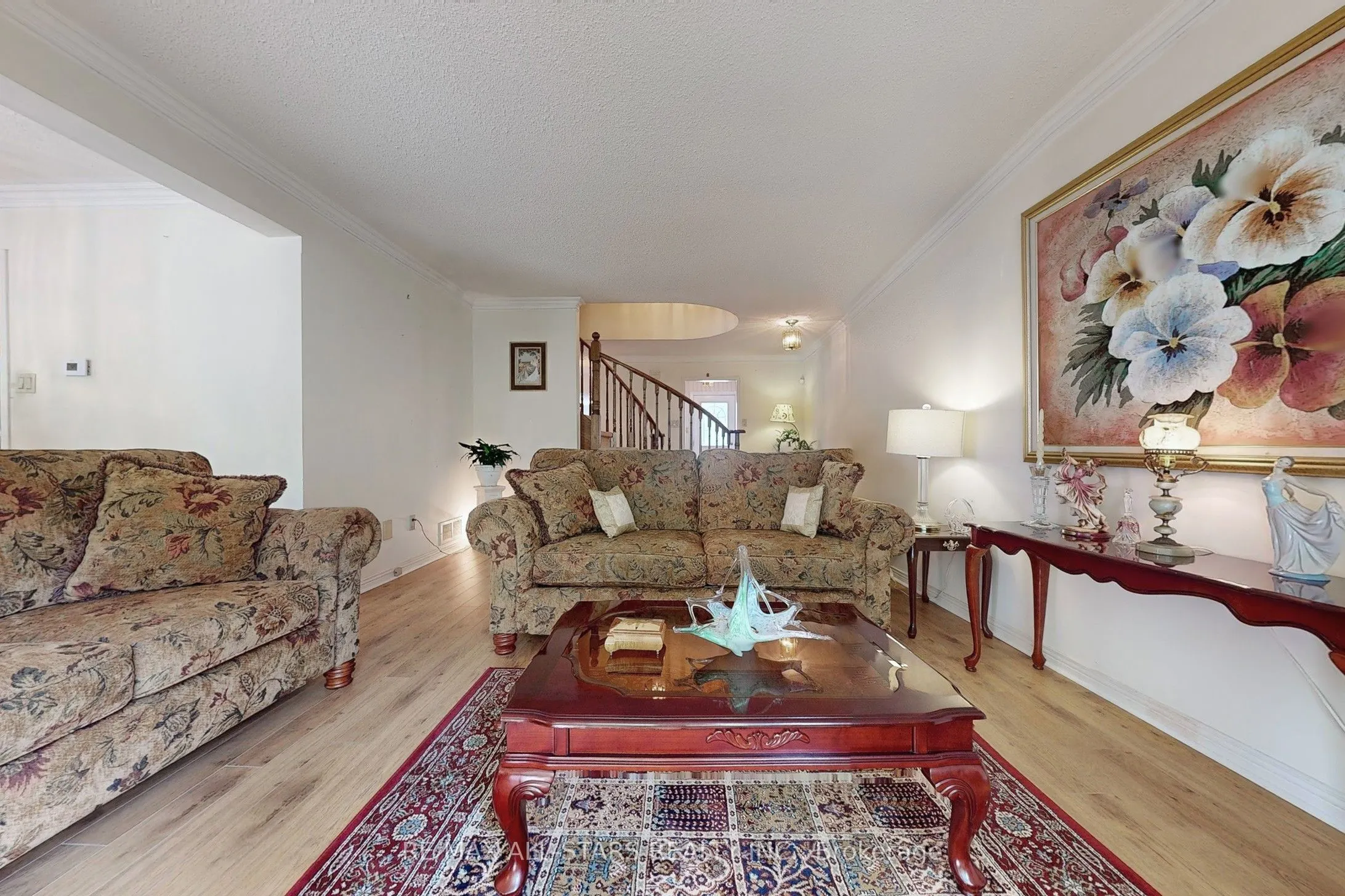 82 Waterbridge Lane