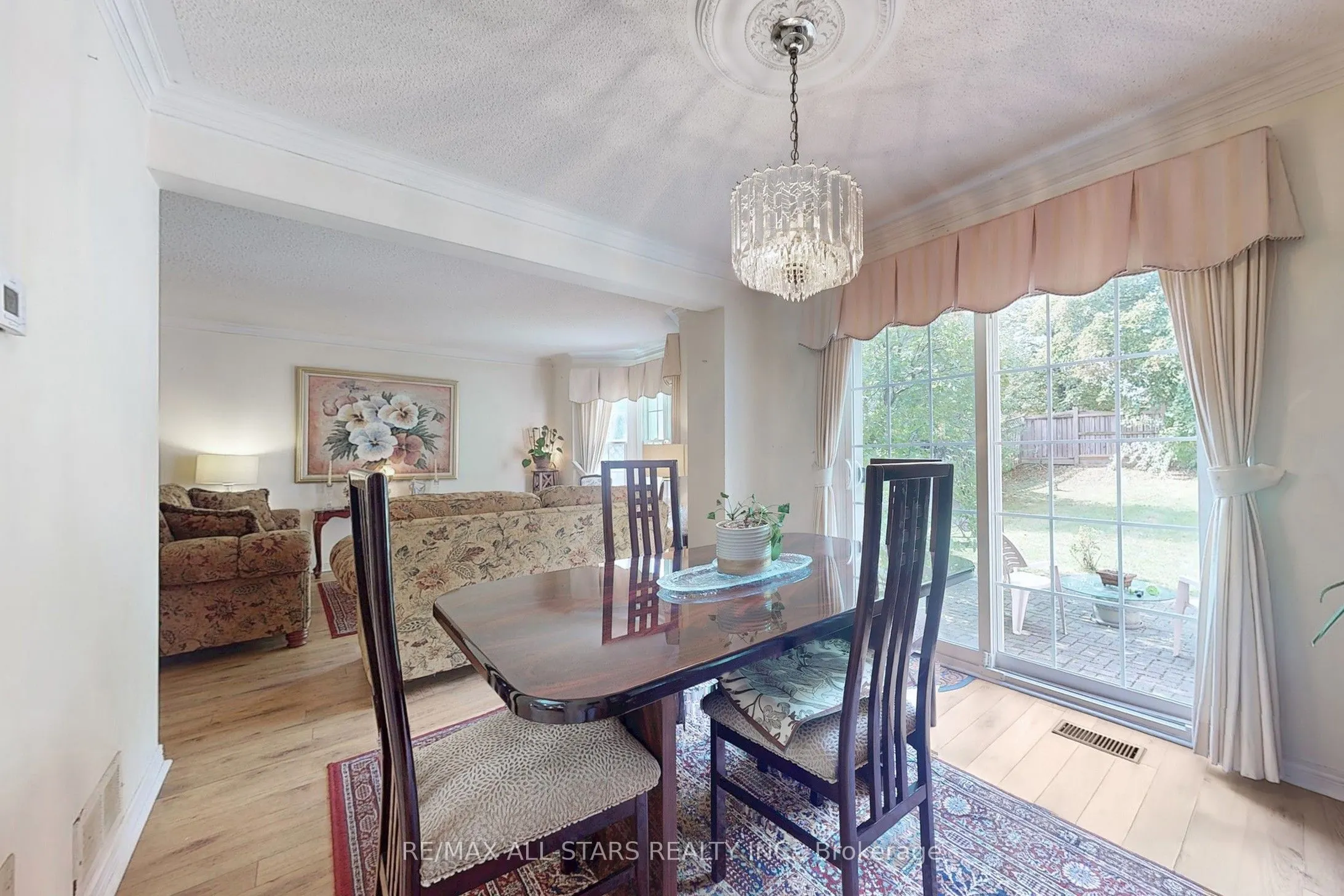 82 Waterbridge Lane