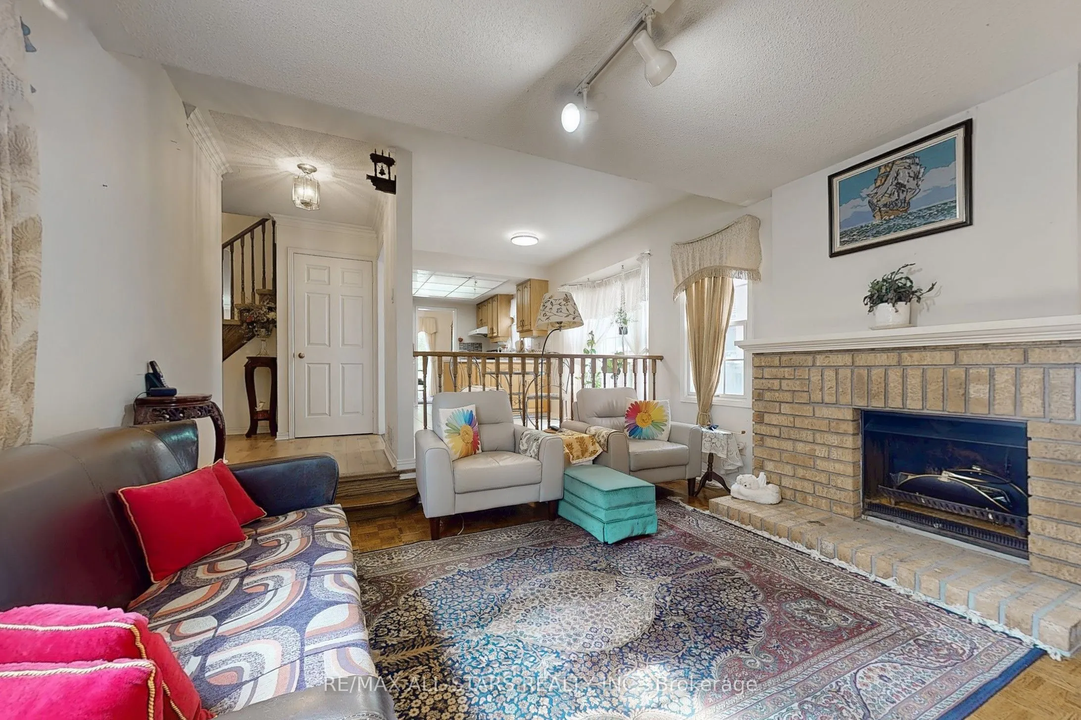 82 Waterbridge Lane