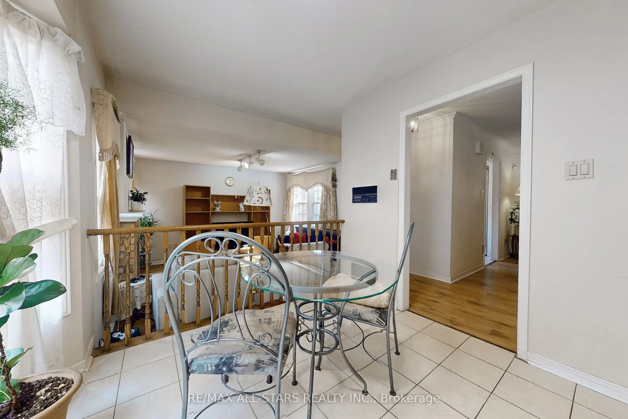 82 Waterbridge Lane