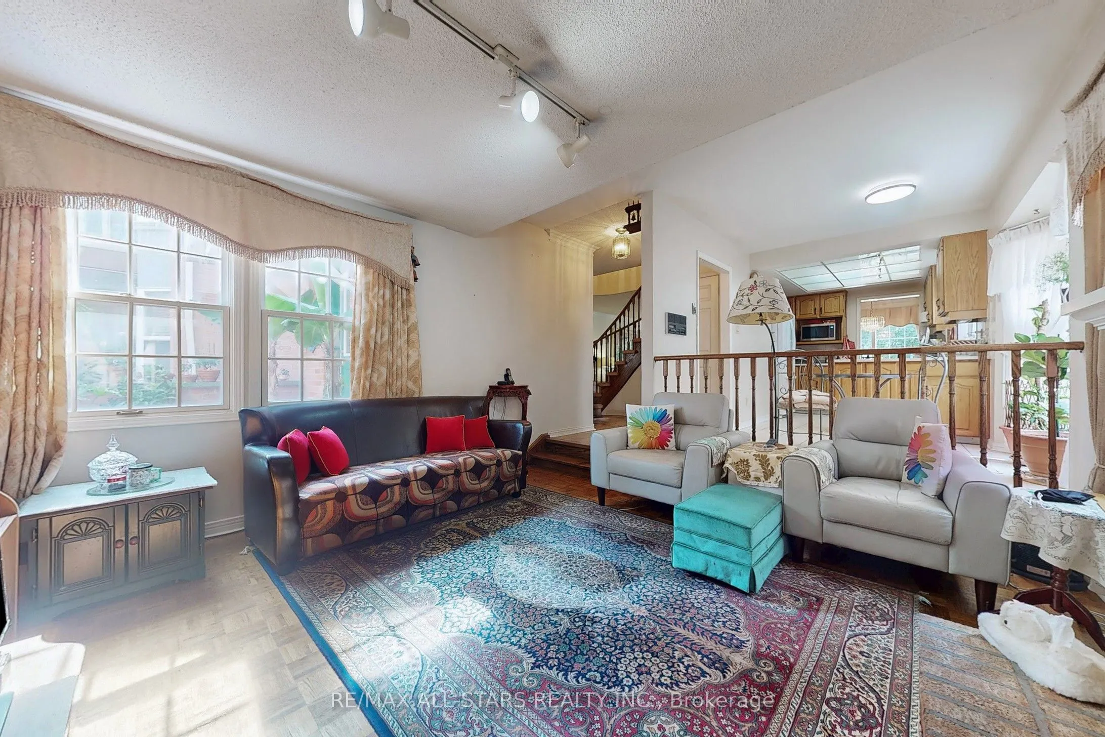 82 Waterbridge Lane
