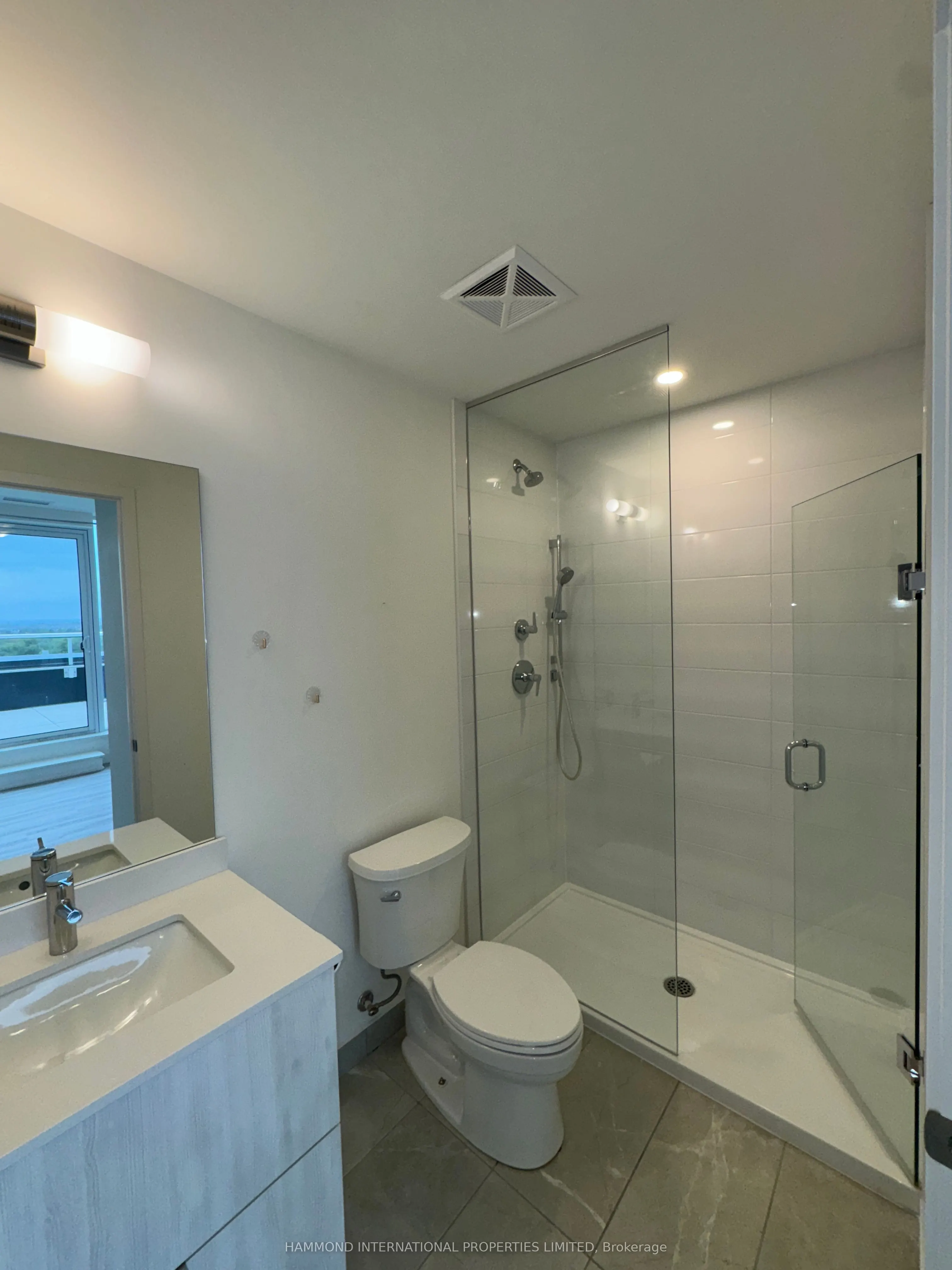 6 David Eyer Road, #PH 904