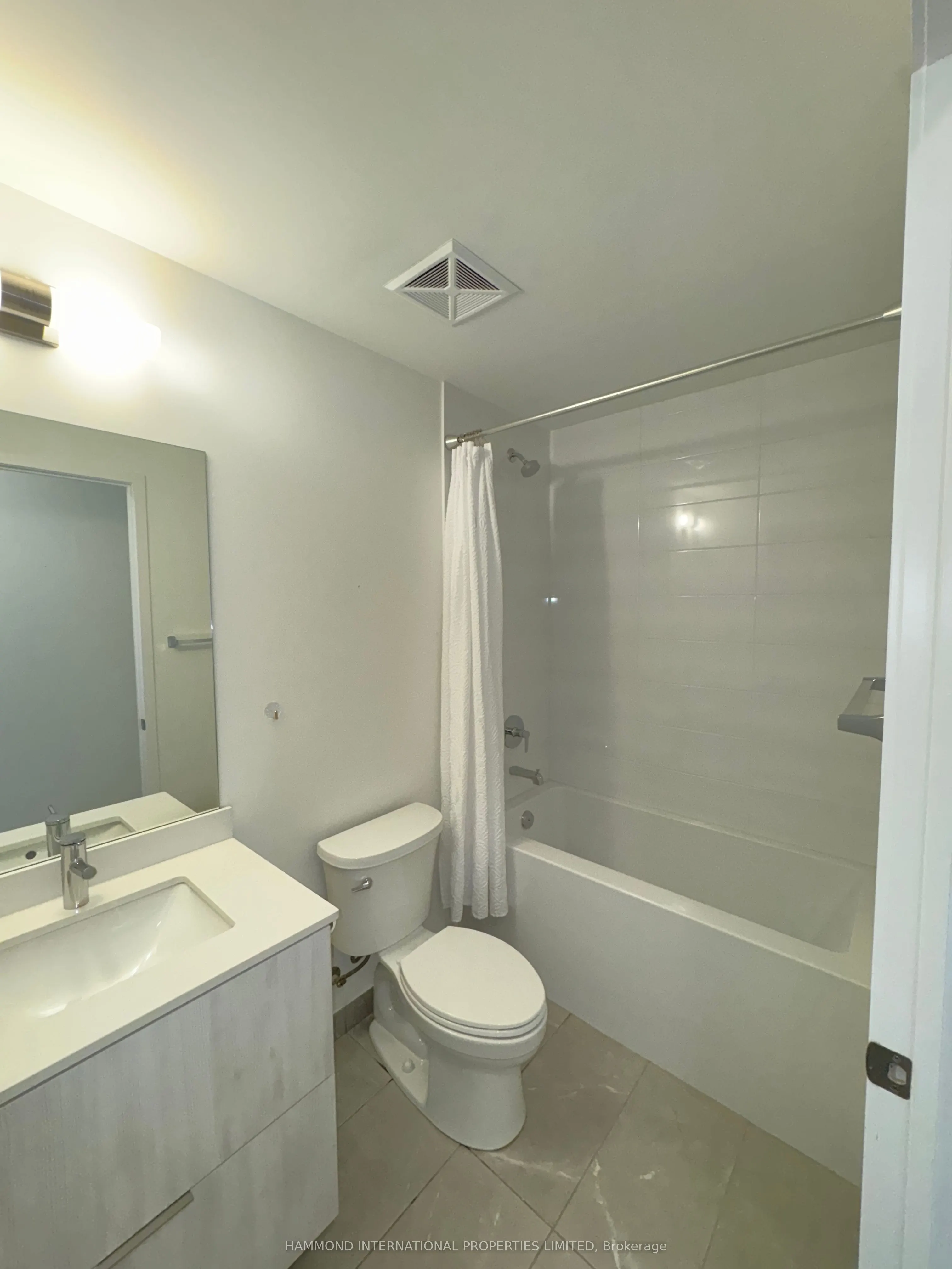 6 David Eyer Road, #PH 904
