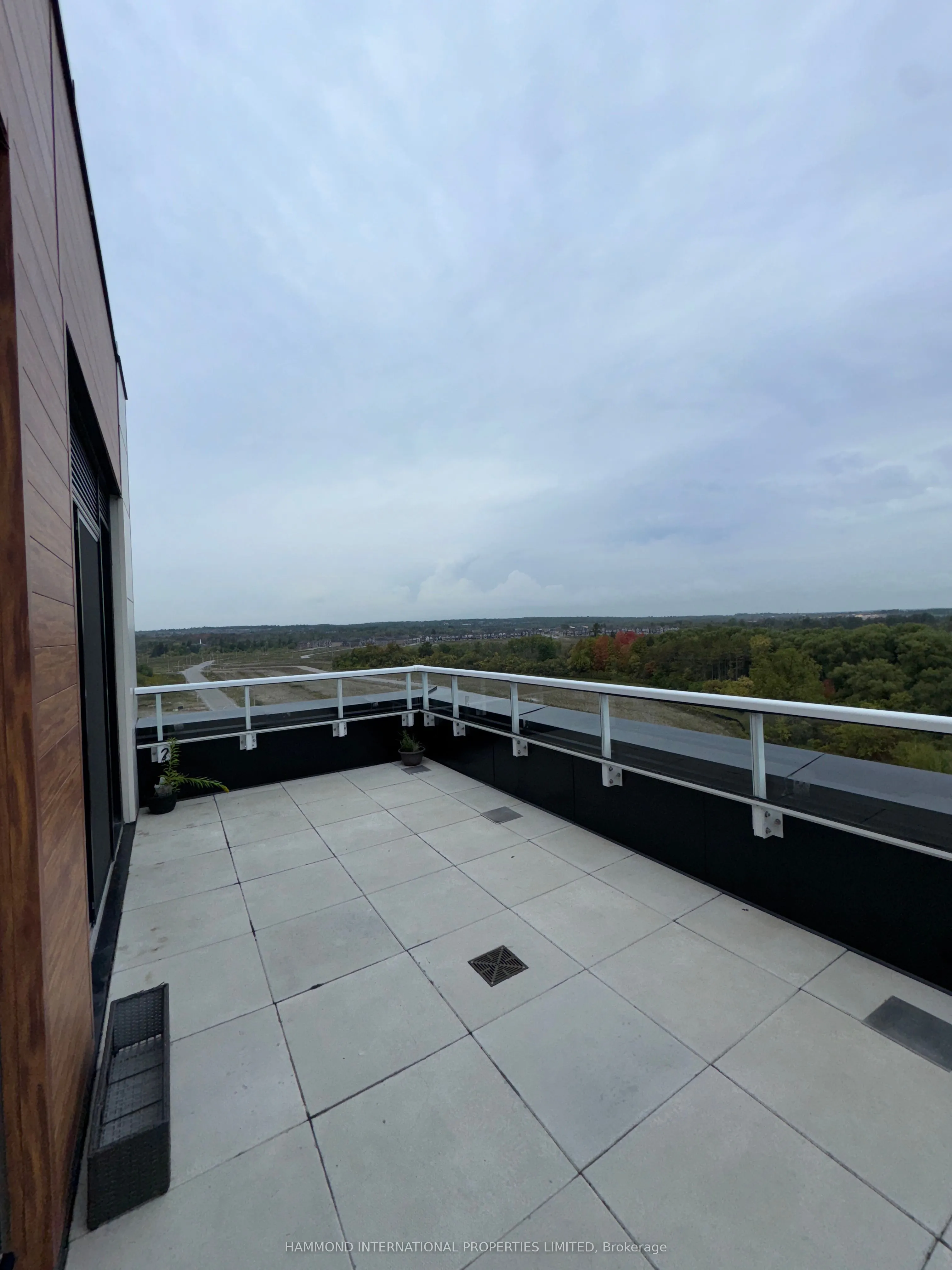 6 David Eyer Road, #PH 904