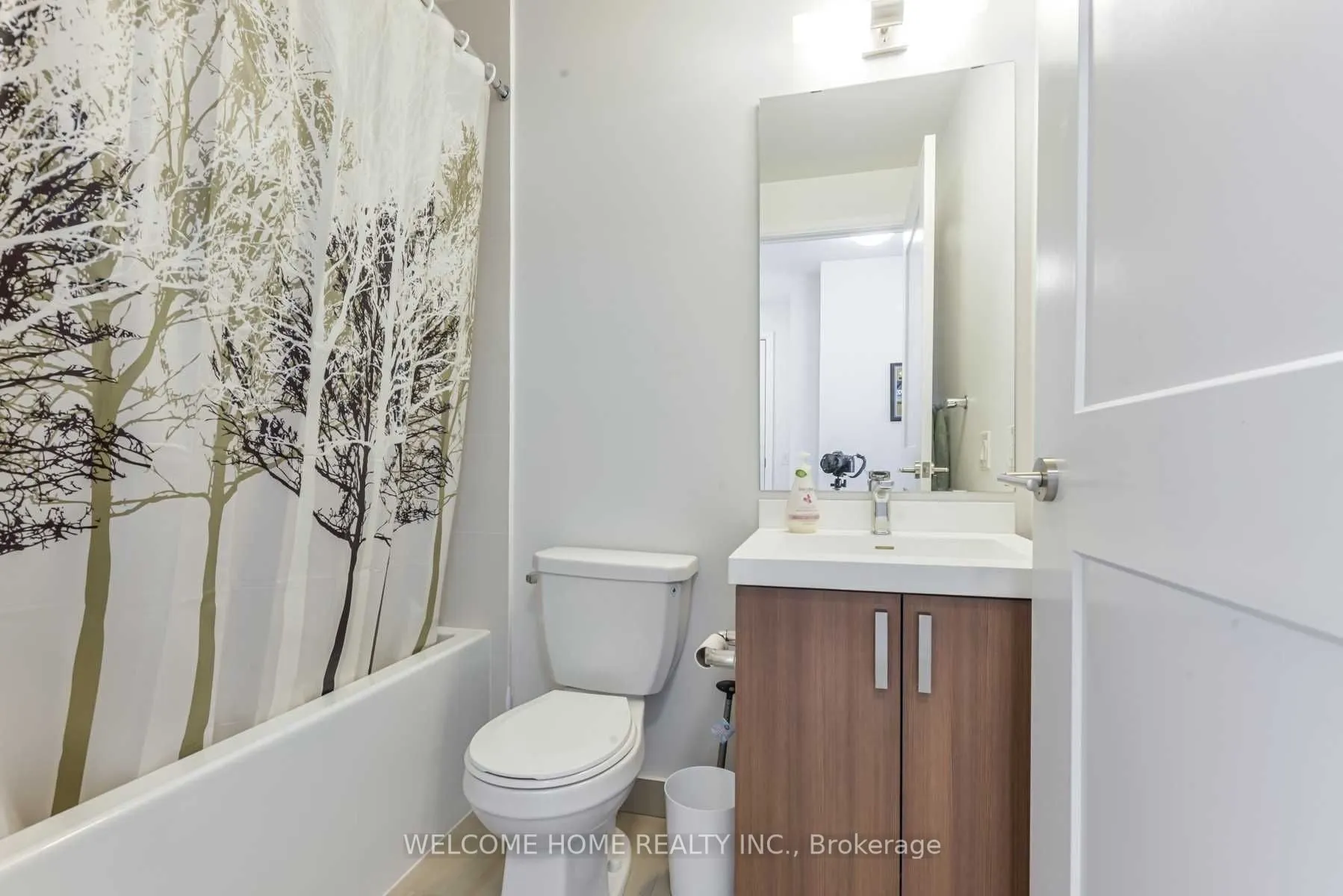 7895 Jane Street, #504